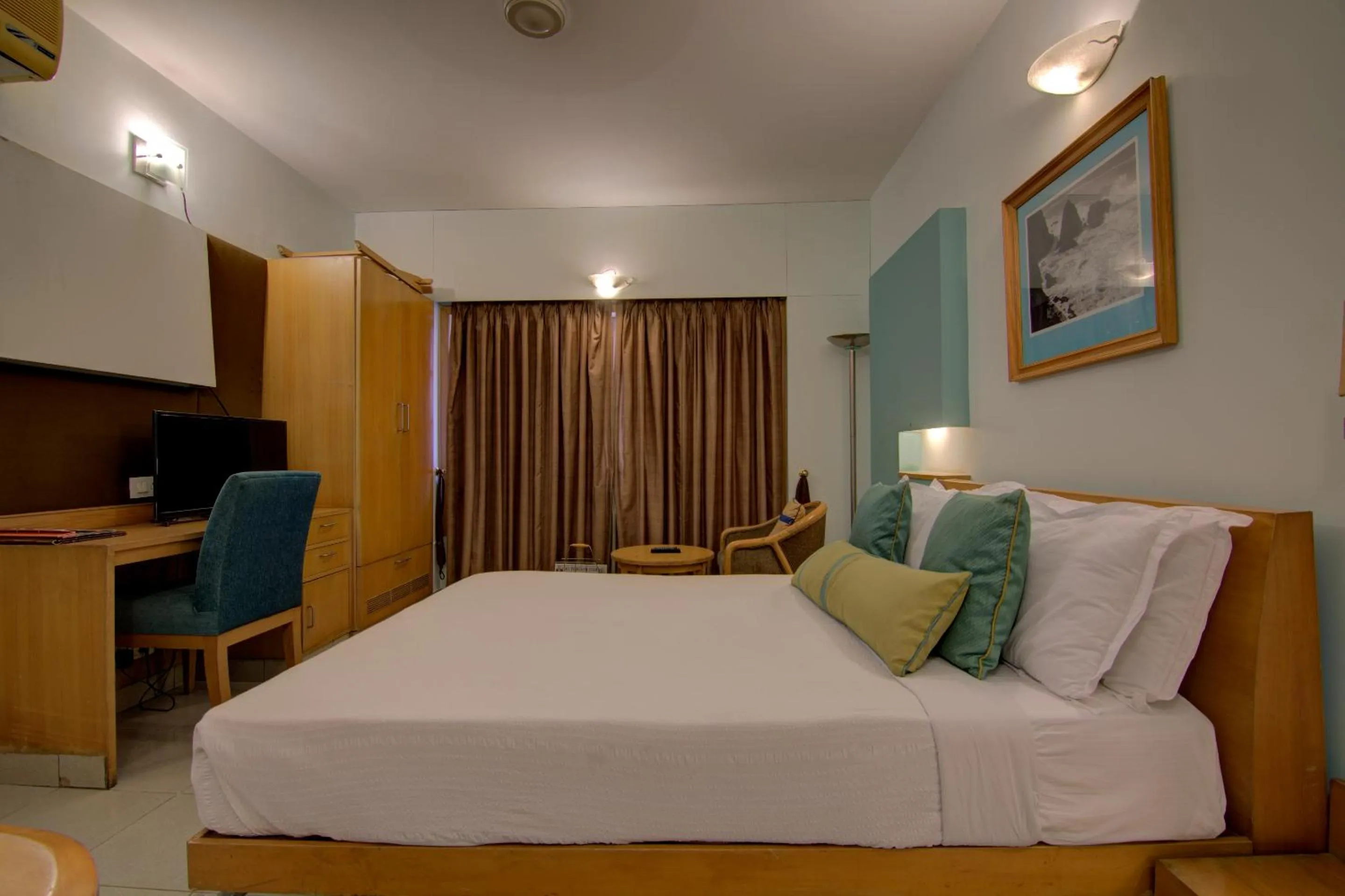 Bed in Tristar Serviced Apartments