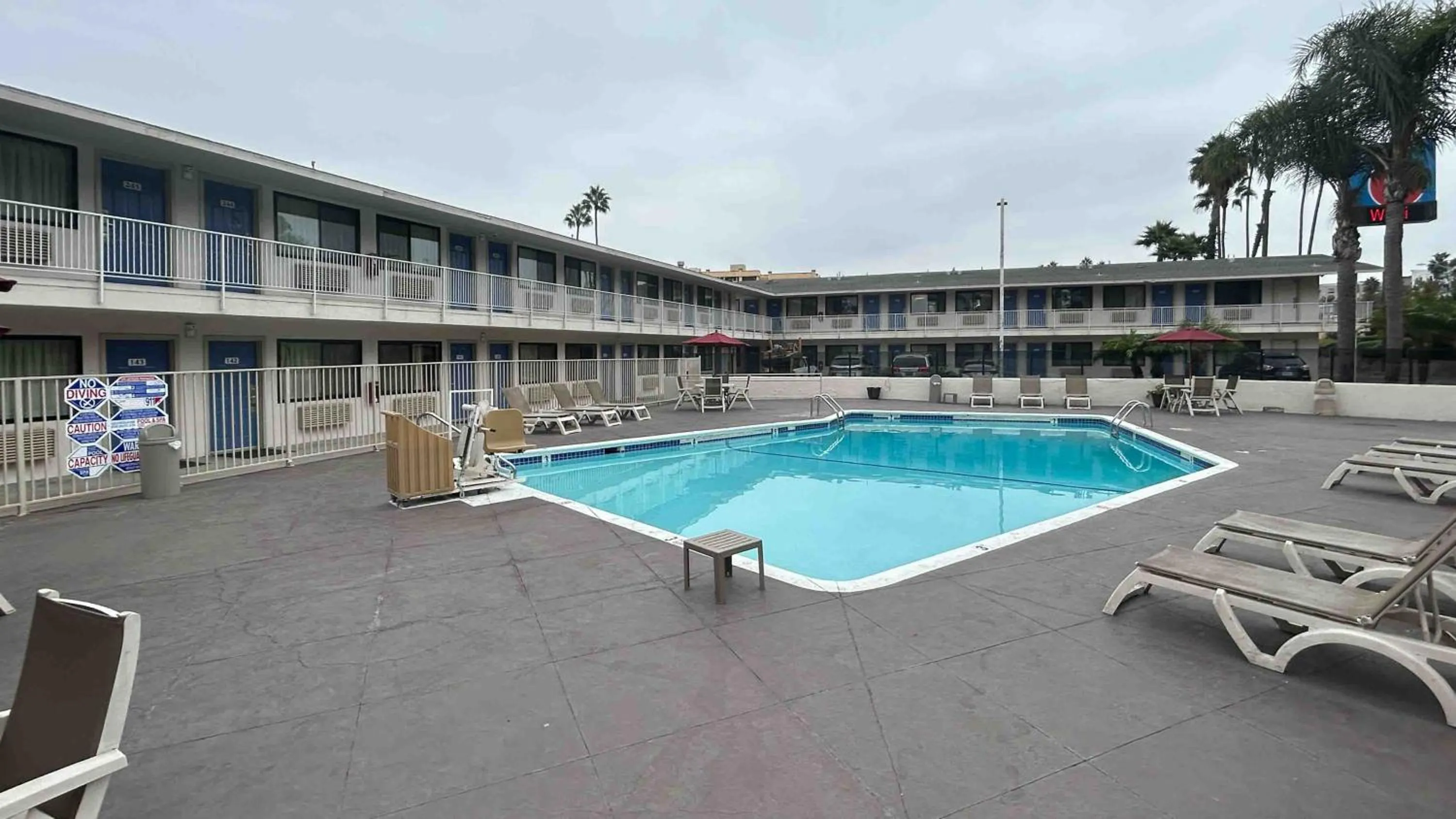 Swimming pool in Studio 6 San Diego, CA Hotel Circle Mission Valley