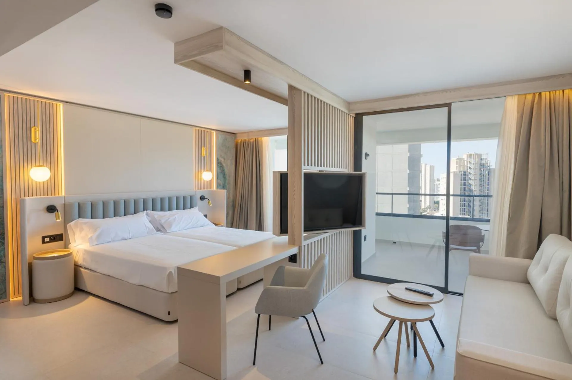 Living room, Bed in Hotel BCL Levante Club & Spa 4 Sup - Only Adults Recomended