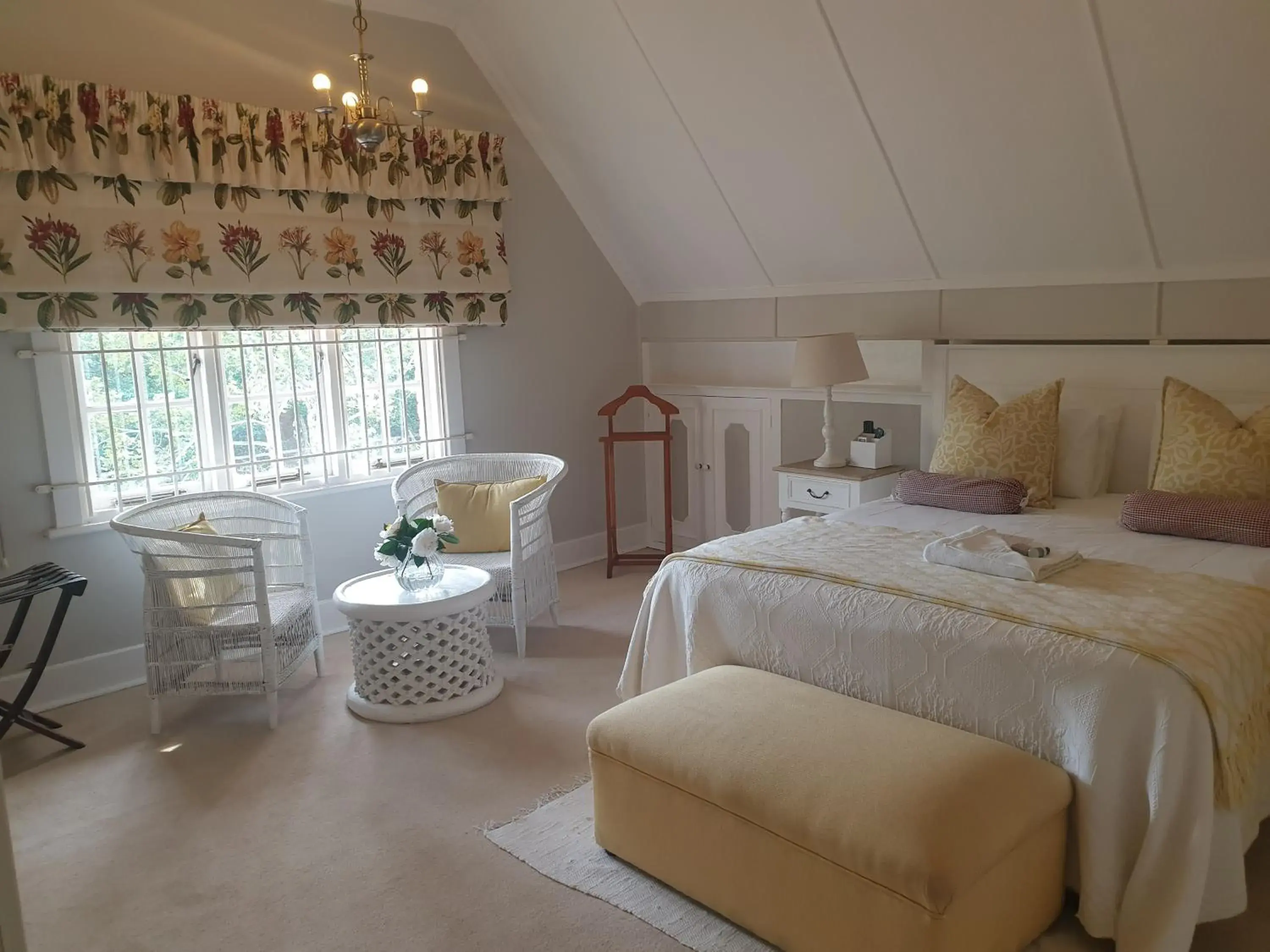 Deluxe Double Room - single occupancy in 18 Pioneer BnB Deluxe Double Room - single occupancy in 18 Pioneer BnB