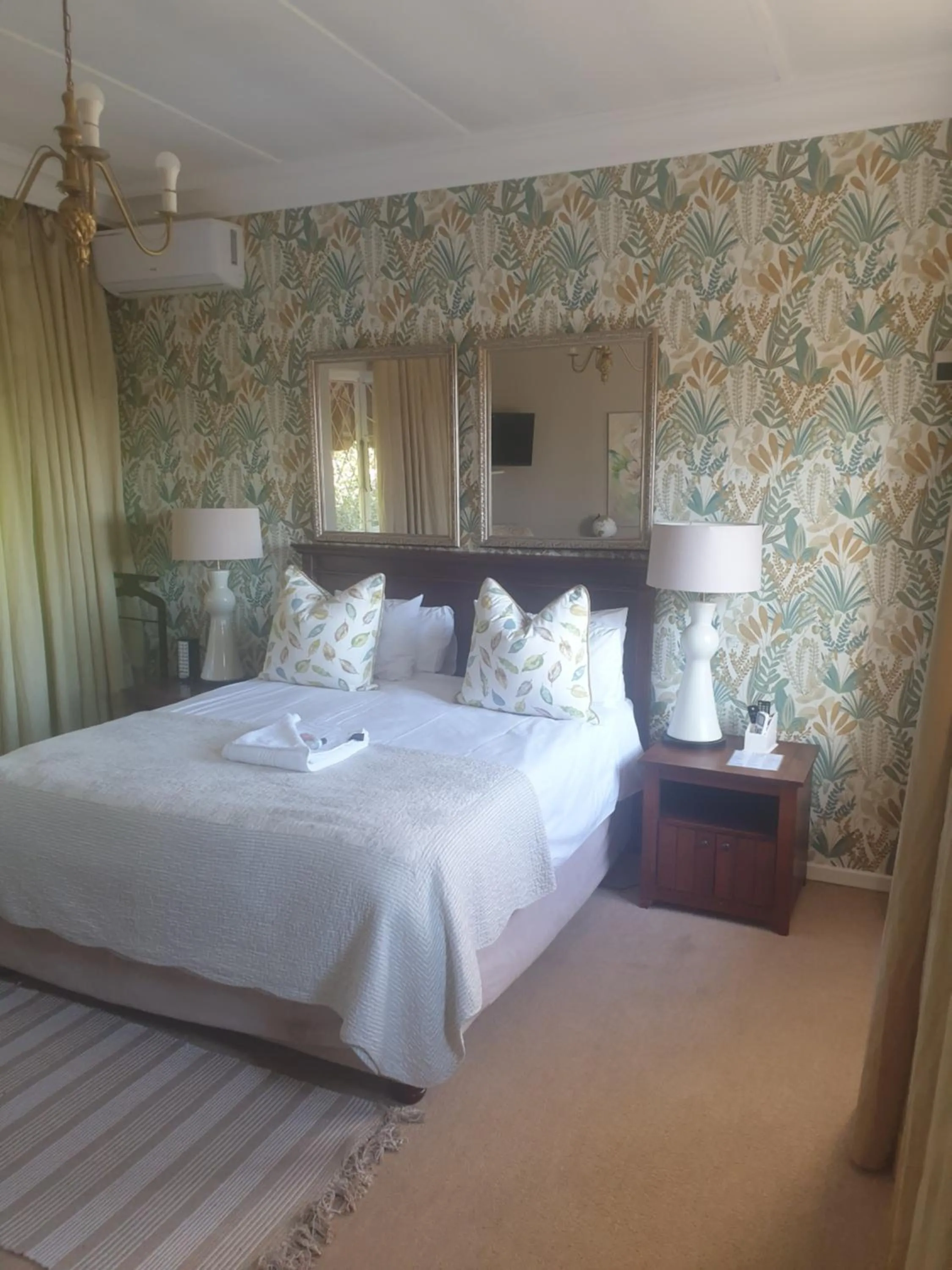 Bed in 18 Pioneer BnB