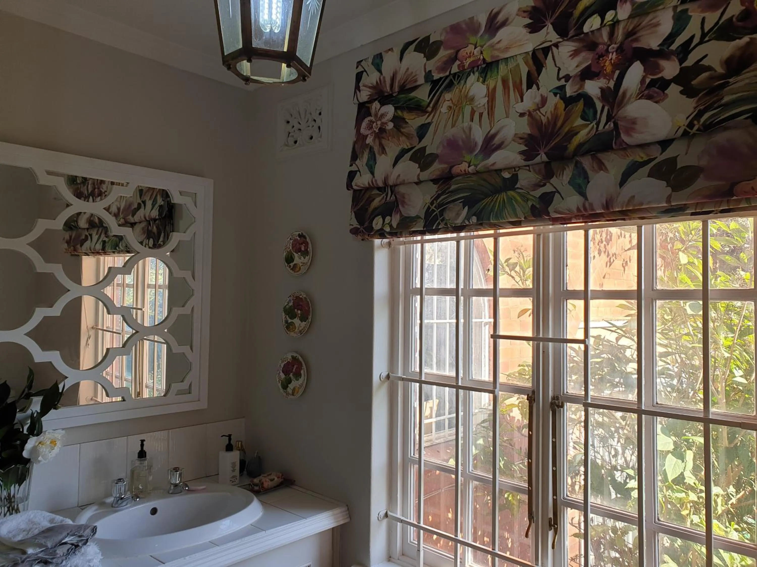 Toilet in 18 Pioneer BnB