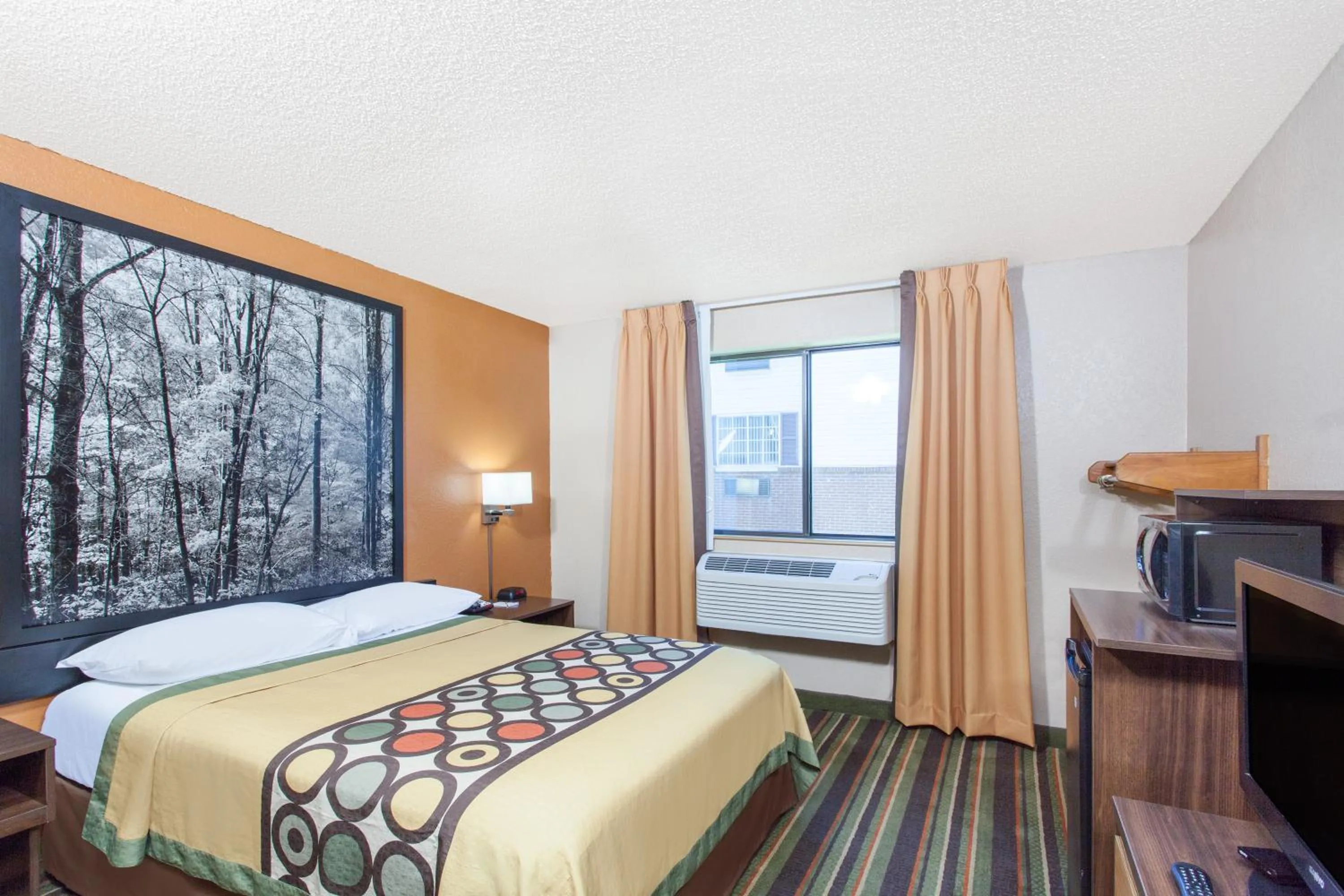 Bed in Super 8 by Wyndham Norton VA