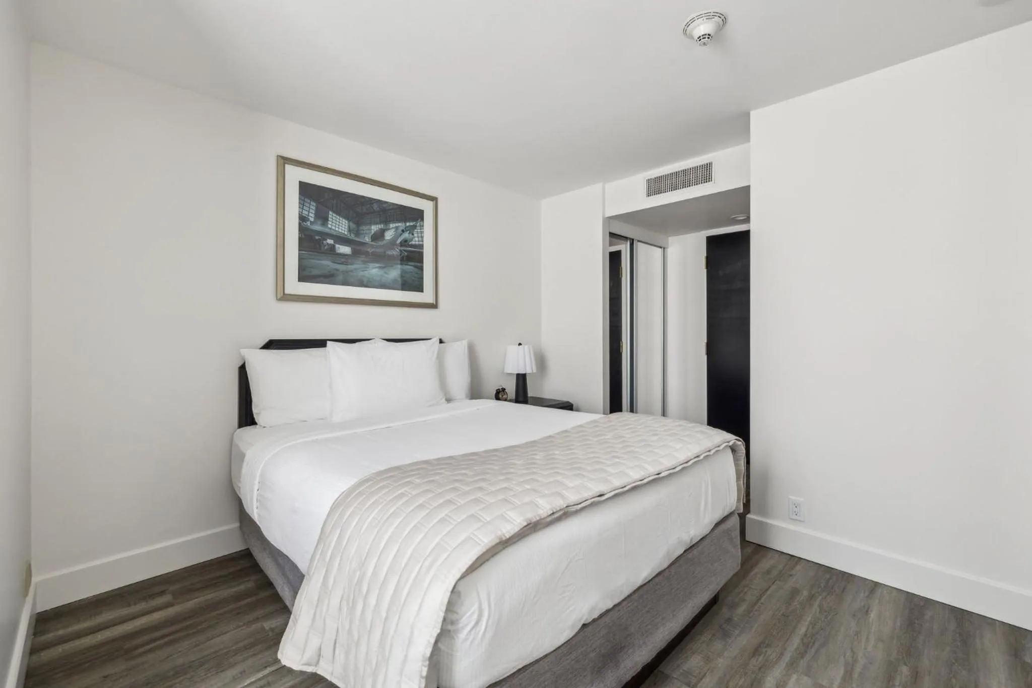 Bed in DEV Hotel and Conference Centre