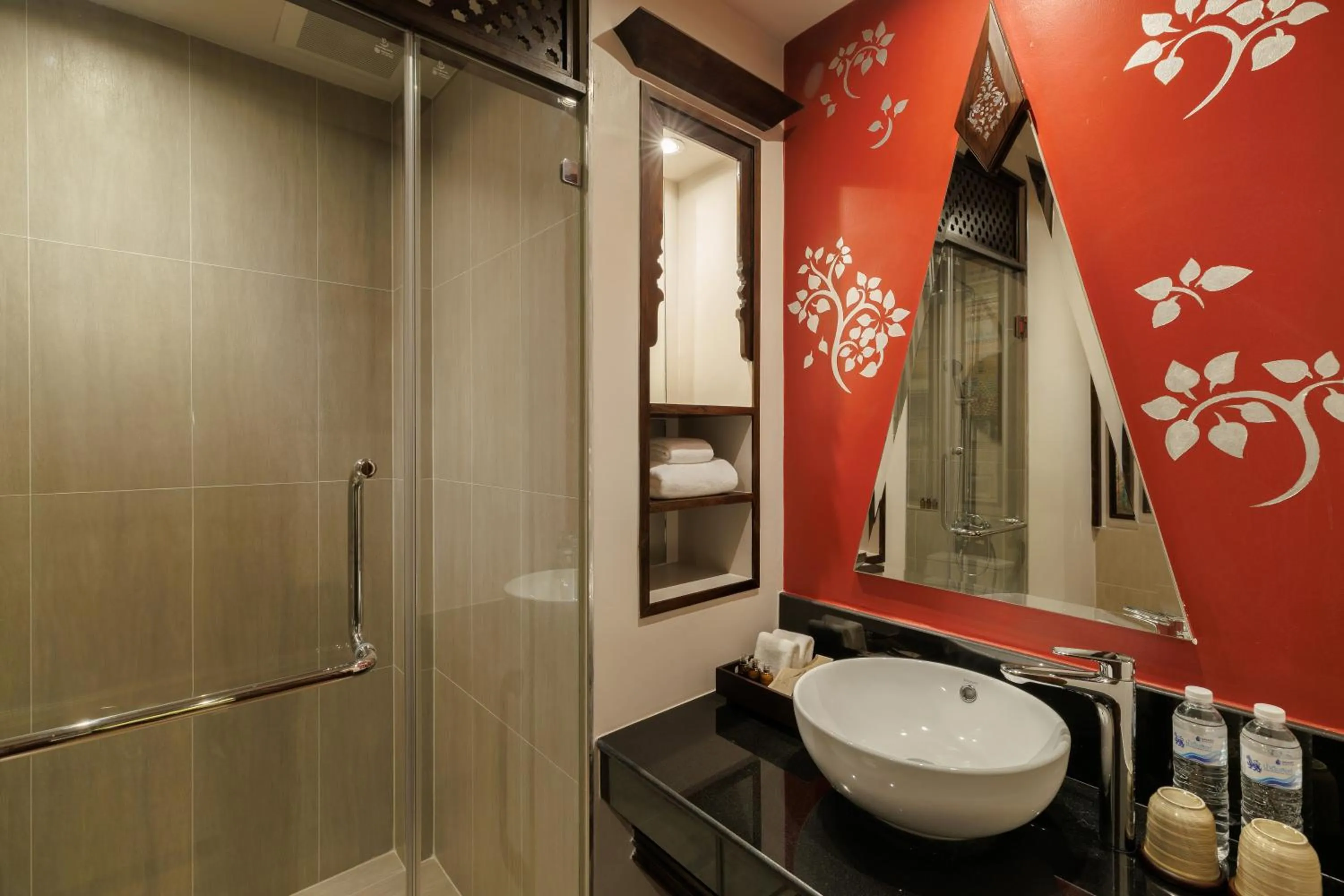 Bathroom in Akira Thaphae Hotel