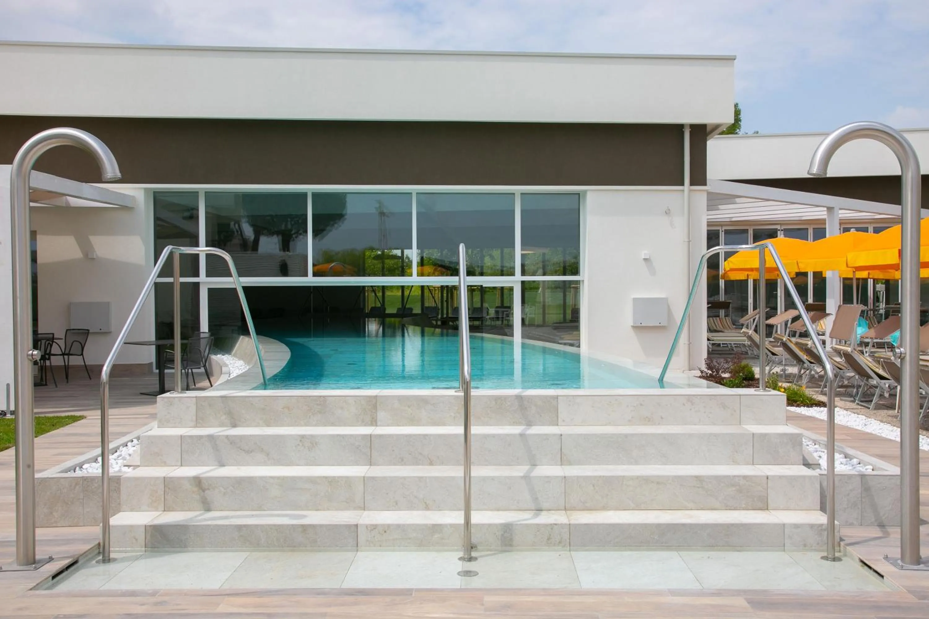 Swimming pool in Hotel Terme Abano Verdi