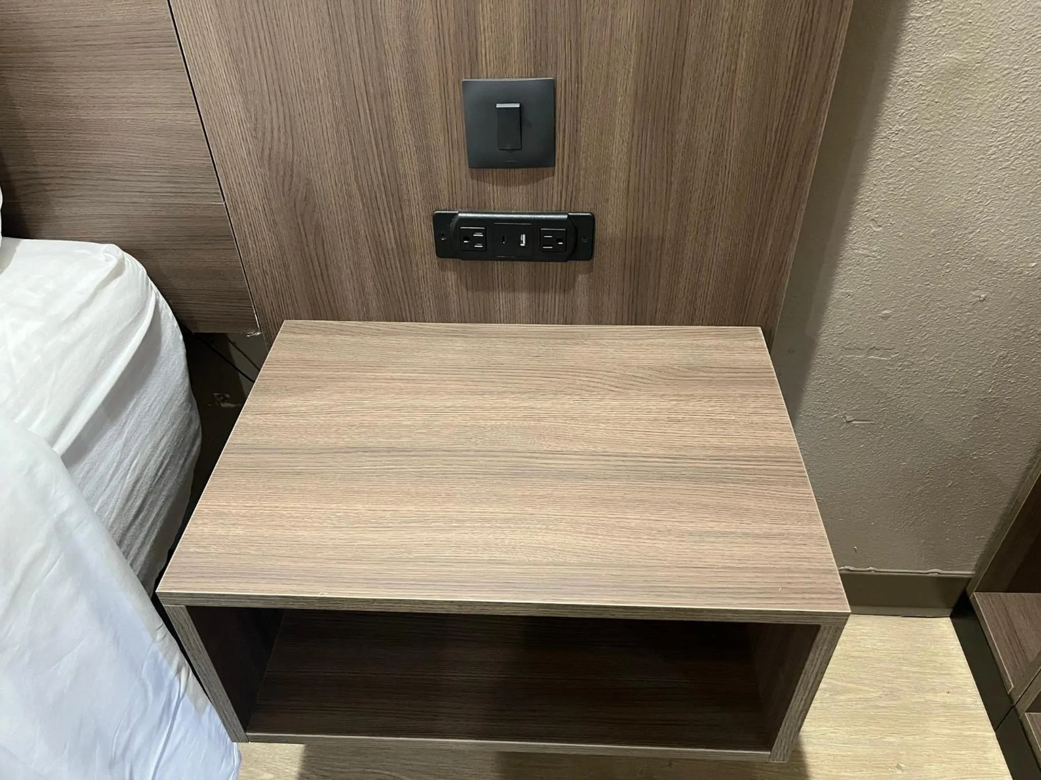 Bedroom in Red Roof Inn Raleigh Northeast - Downtown