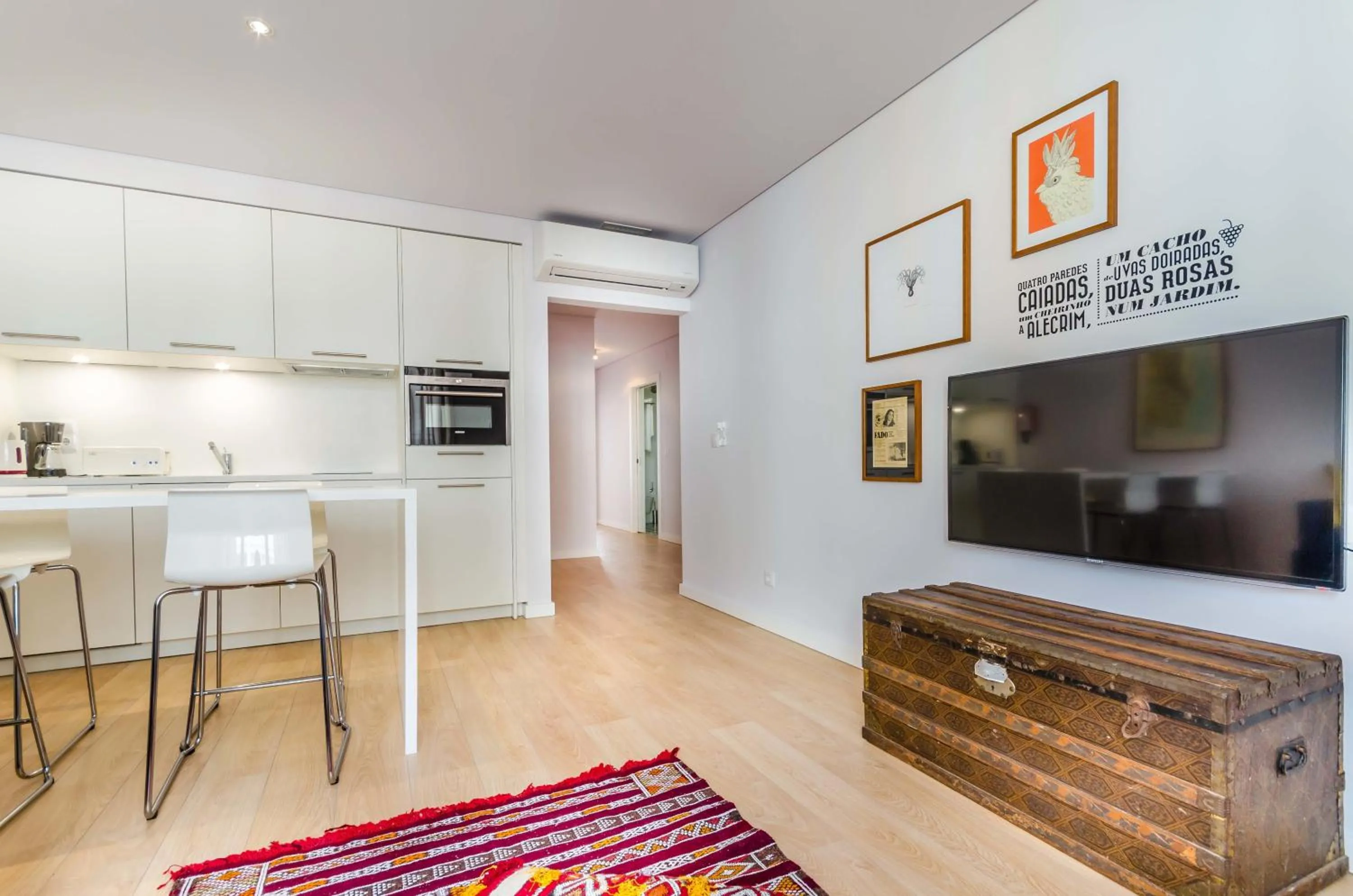 TV and multimedia in Lisbon Serviced Apartments - Liberdade