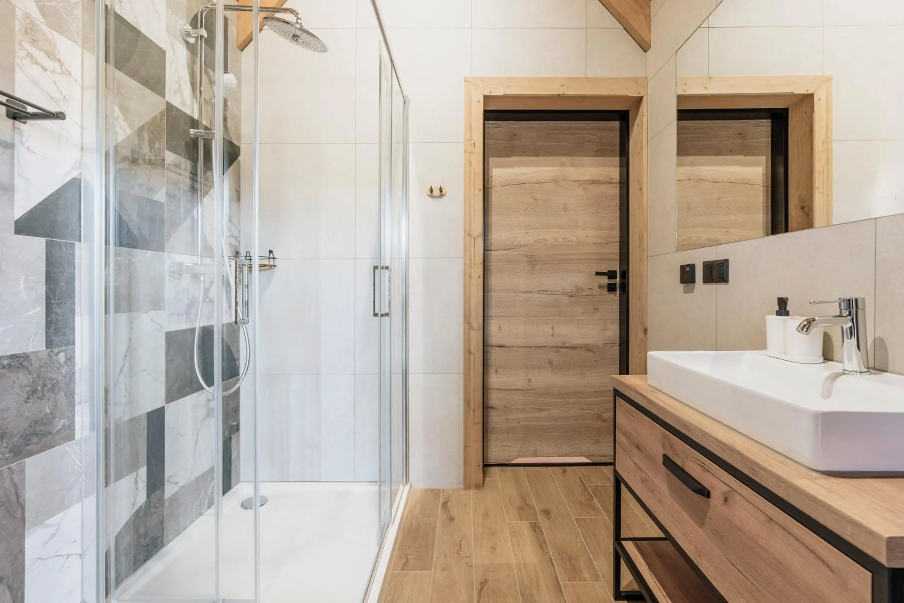 Shower in Apres Ski Bachleda - LoftAffair Collection