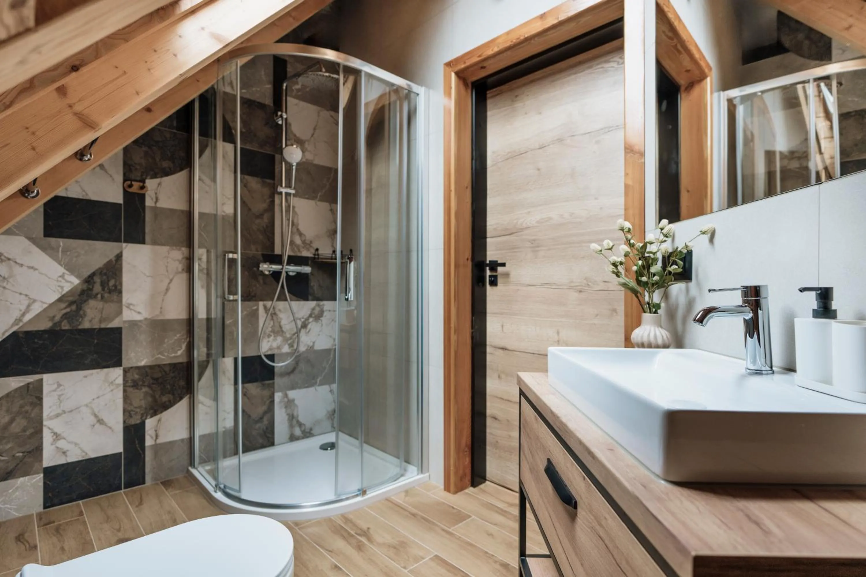 Shower in Apres Ski Bachleda - LoftAffair Collection