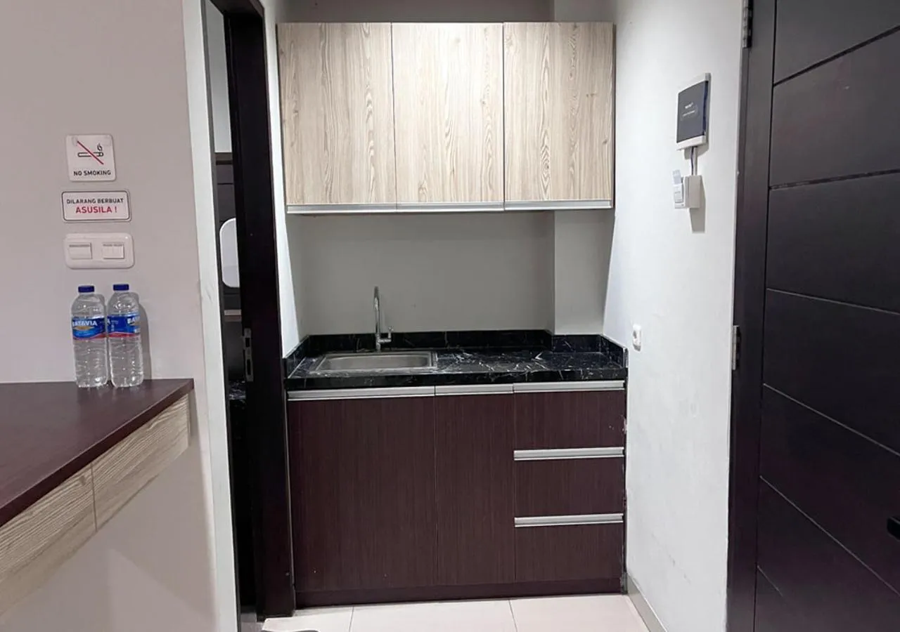 Kitchen or kitchenette in Residence 12