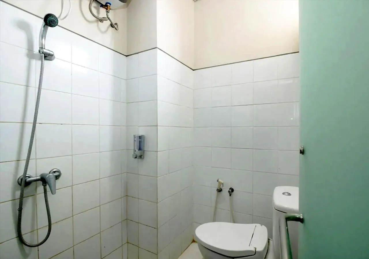 Shower in Residence 12