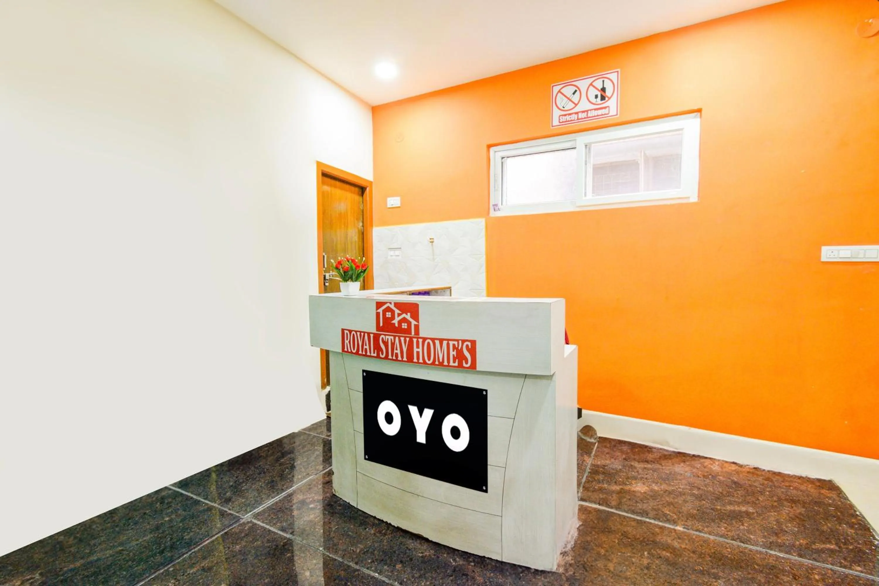 Lobby or reception in Hotel O Royal Stay Luxury Rooms