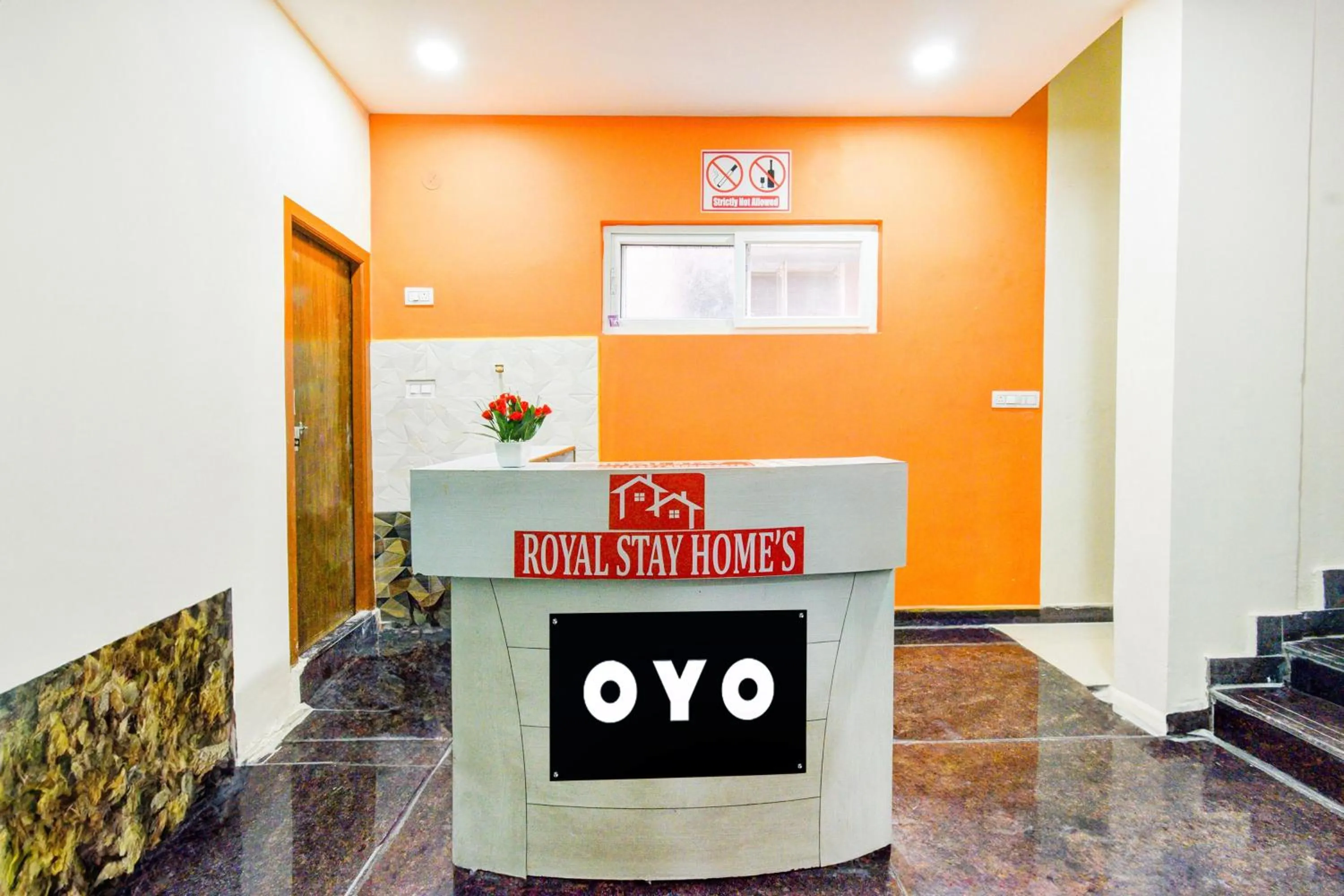 Lobby or reception in Hotel O Royal Stay Luxury Rooms