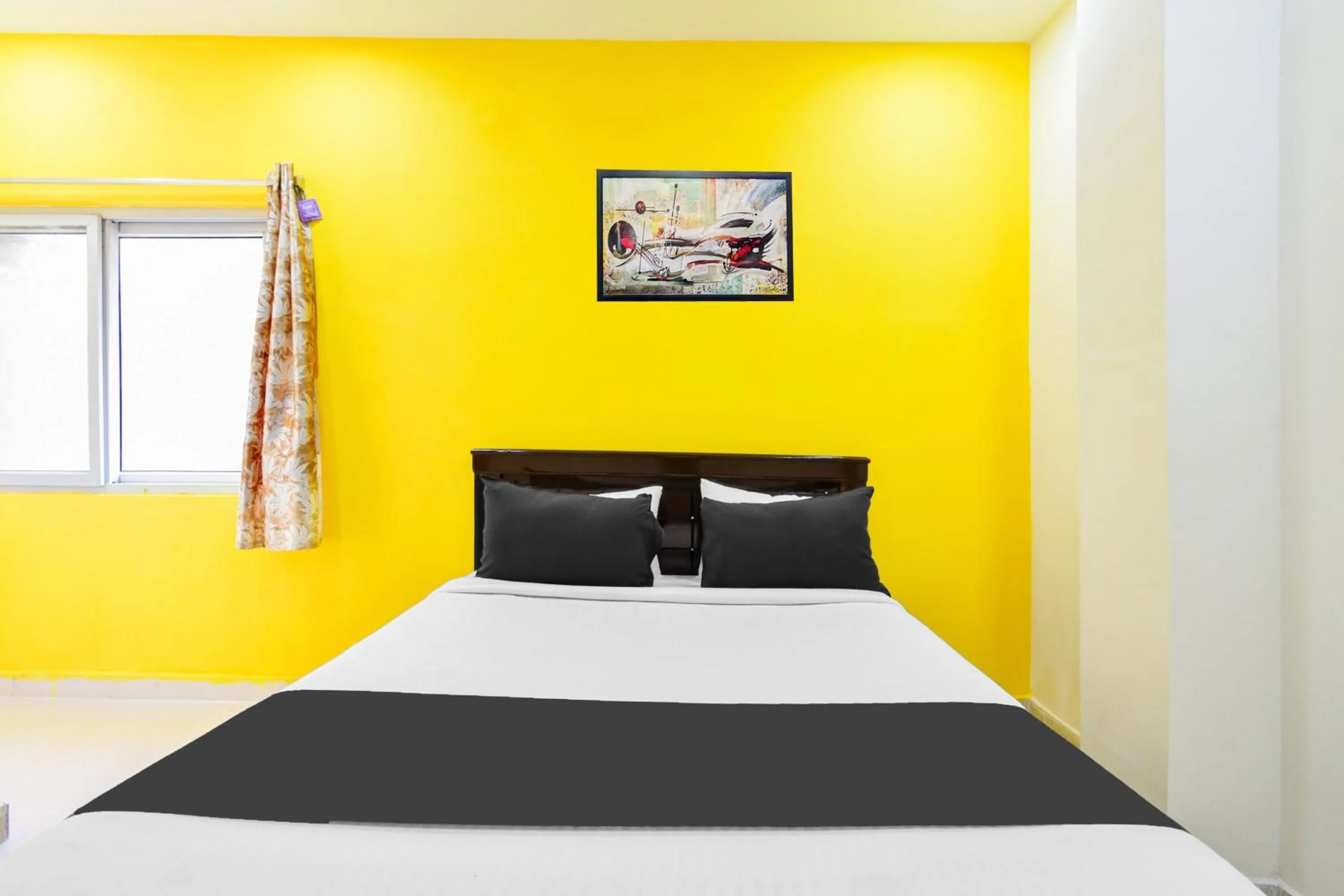 Bathroom, Bed in Hotel O by OYO Royal Stay Luxury Rooms