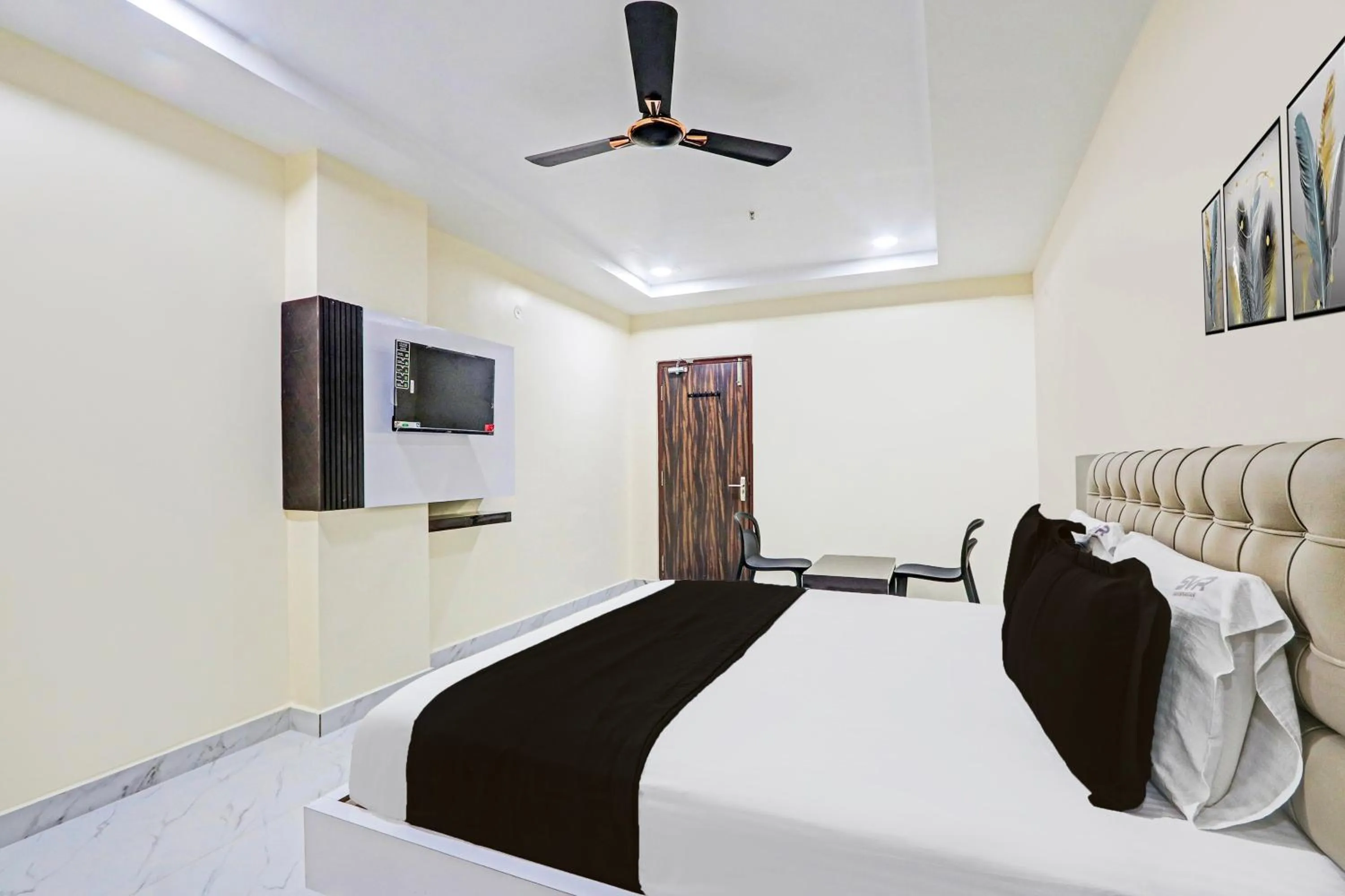 Bedroom in Super Hotel O SRI VISHNU RESIDENCY
