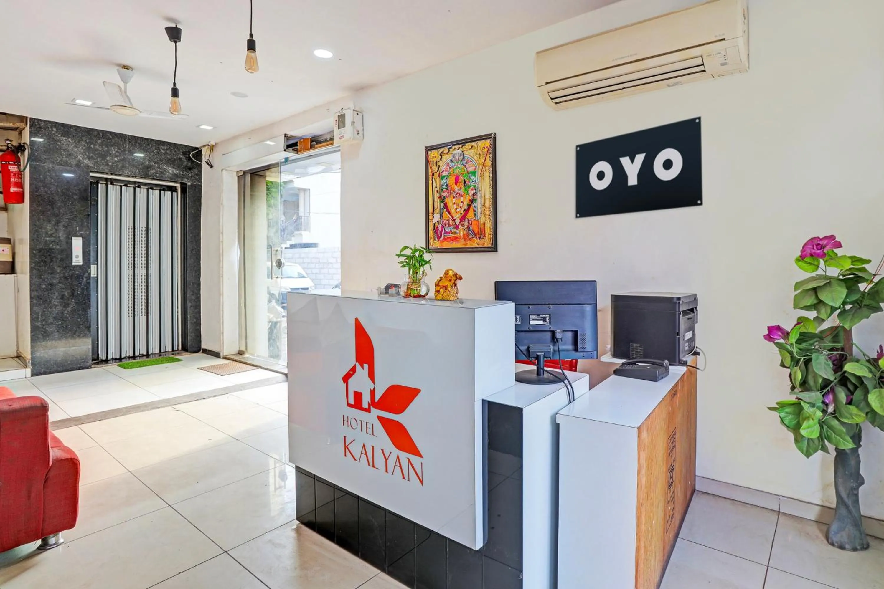 Lobby or reception in hotel O kalyan