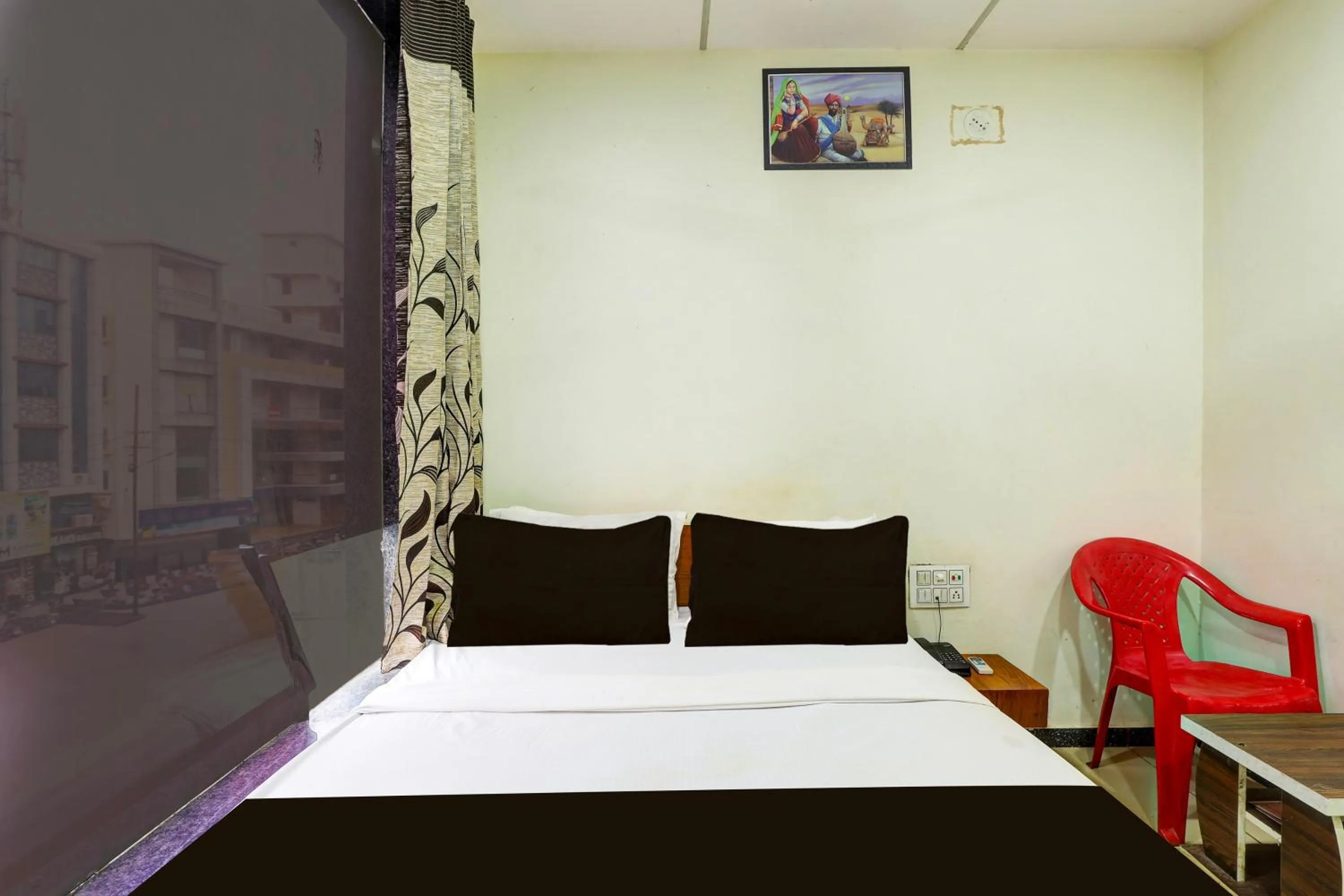 Bedroom, Bed in hotel O kalyan