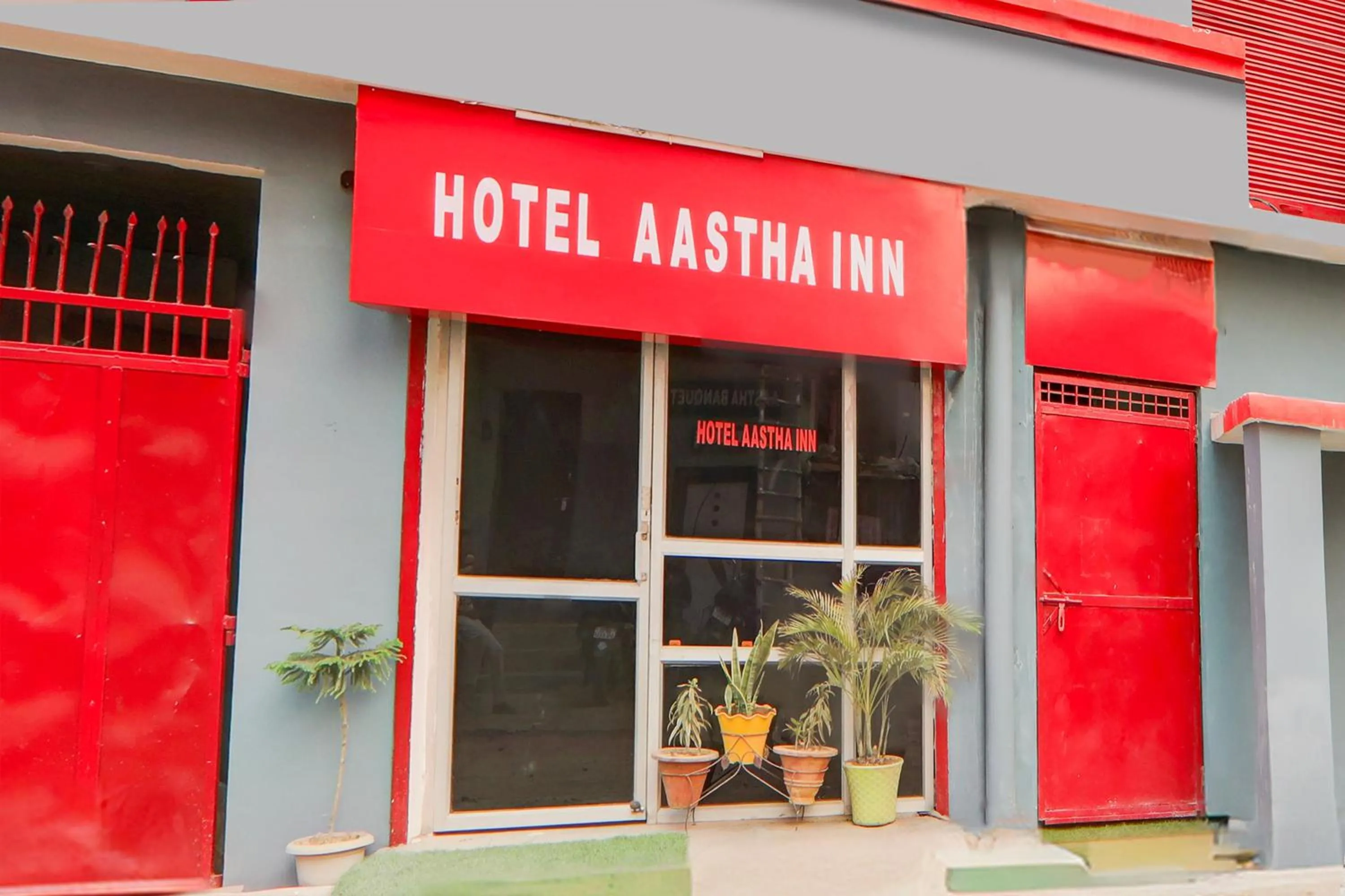 Facade/entrance in Super Hotel O Aastha Inn