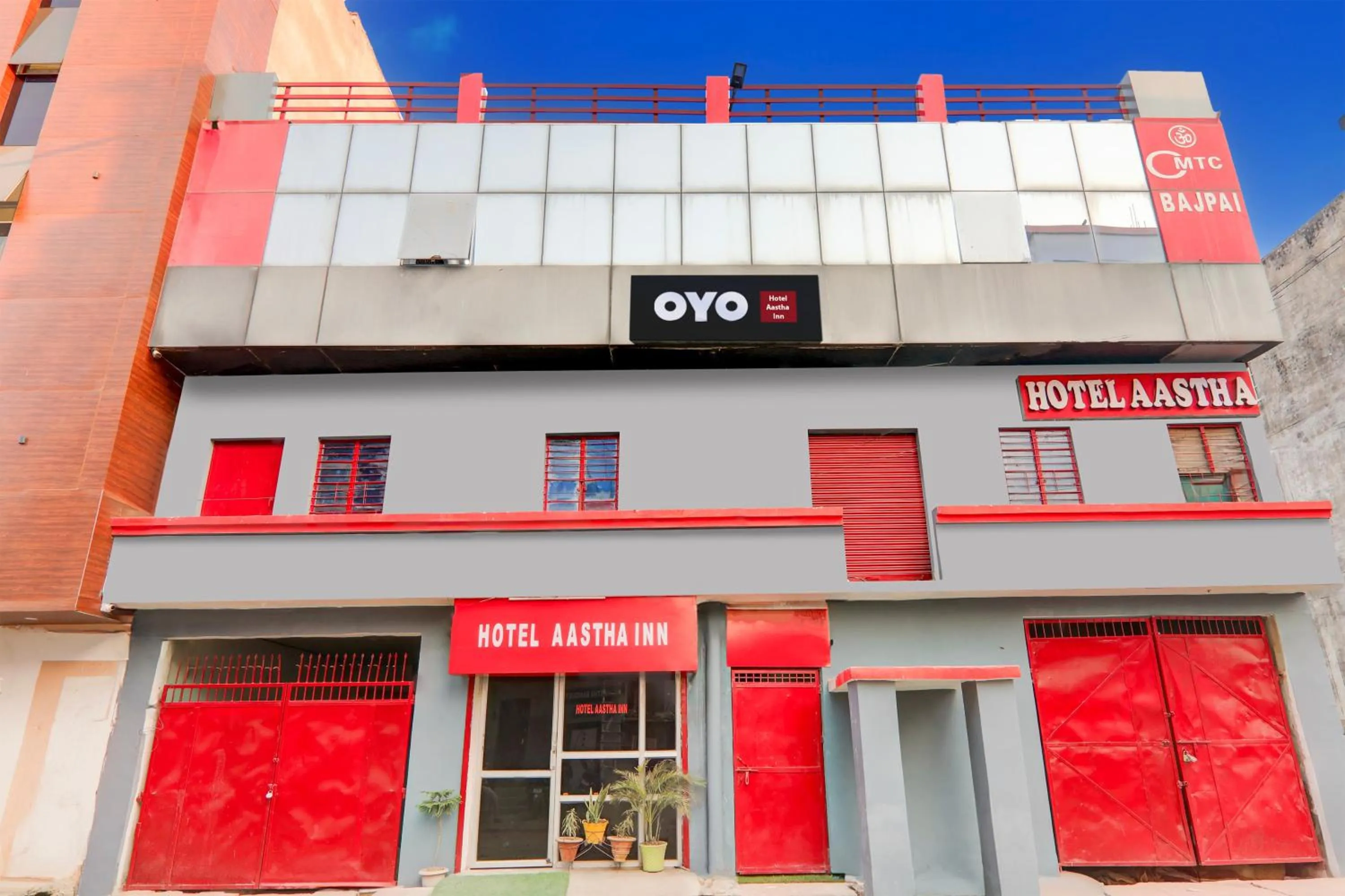 Facade/entrance in Super Hotel O Aastha Inn