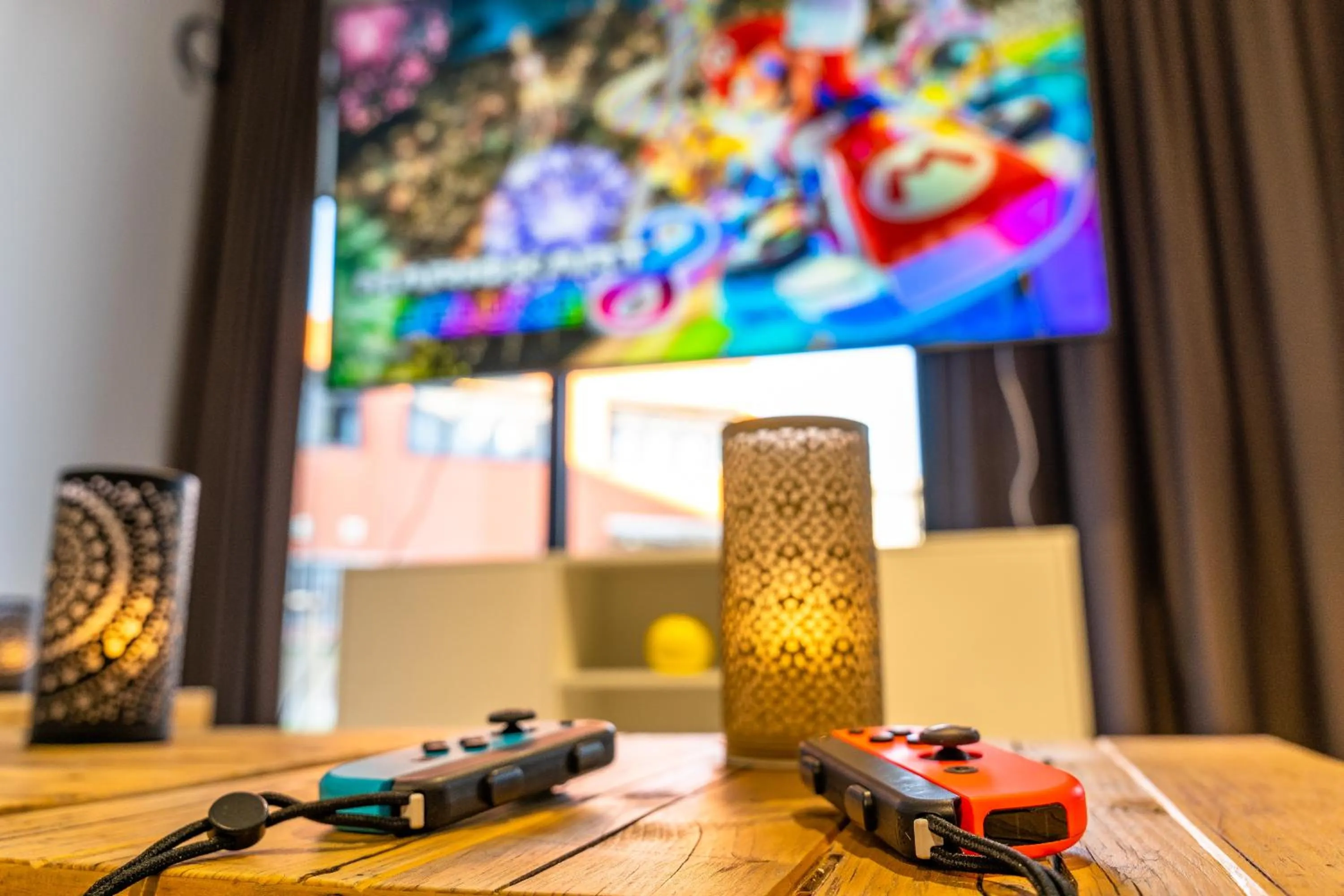 Communal lounge/ TV room in MASEVEN Frankfurt Messe