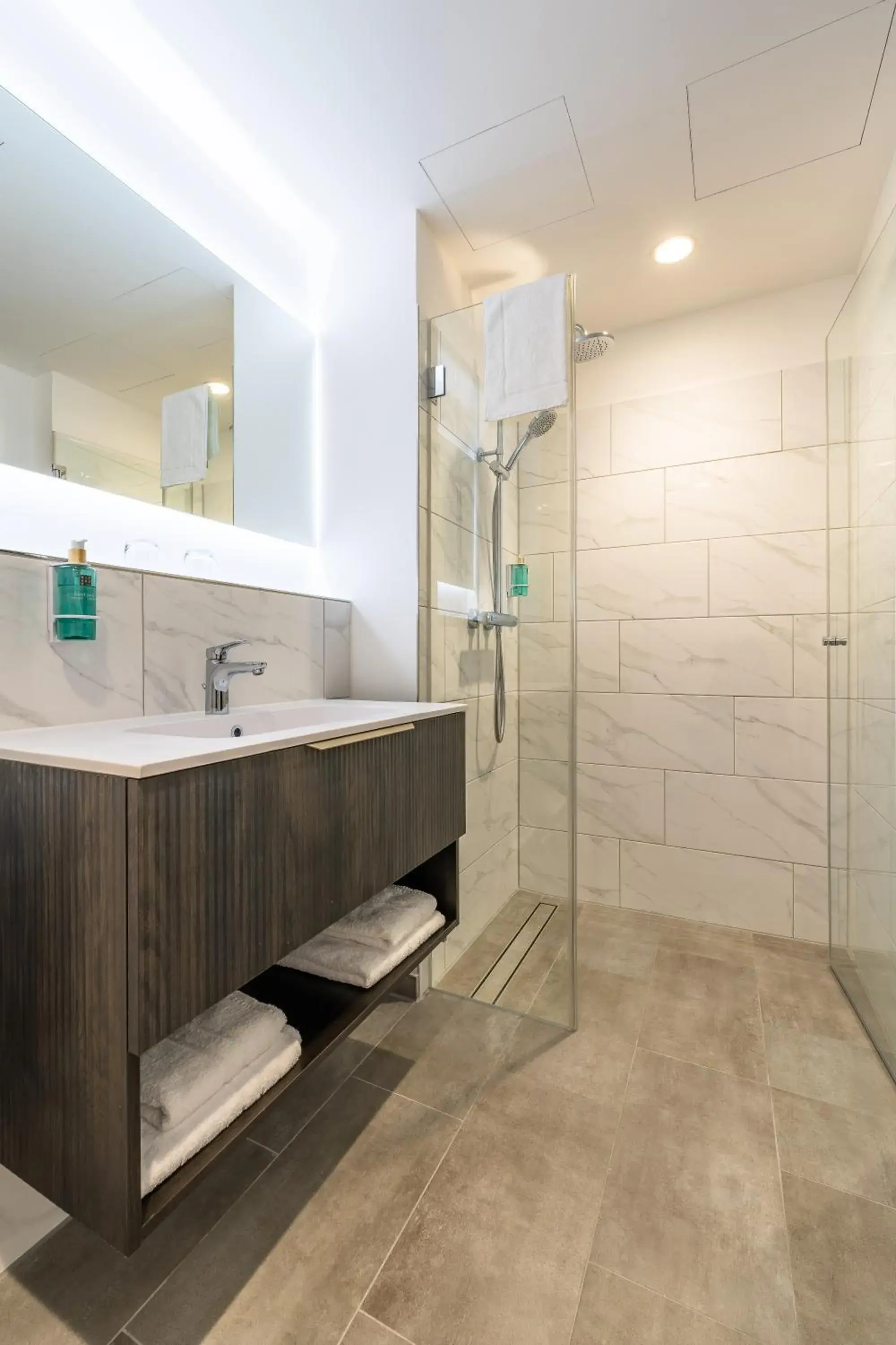 Superior Studio ( 2 adults and 2 children) in MASEVEN Frankfurt Messe Superior Studio ( 2 adults and 2 children) in MASEVEN Frankfurt Messe