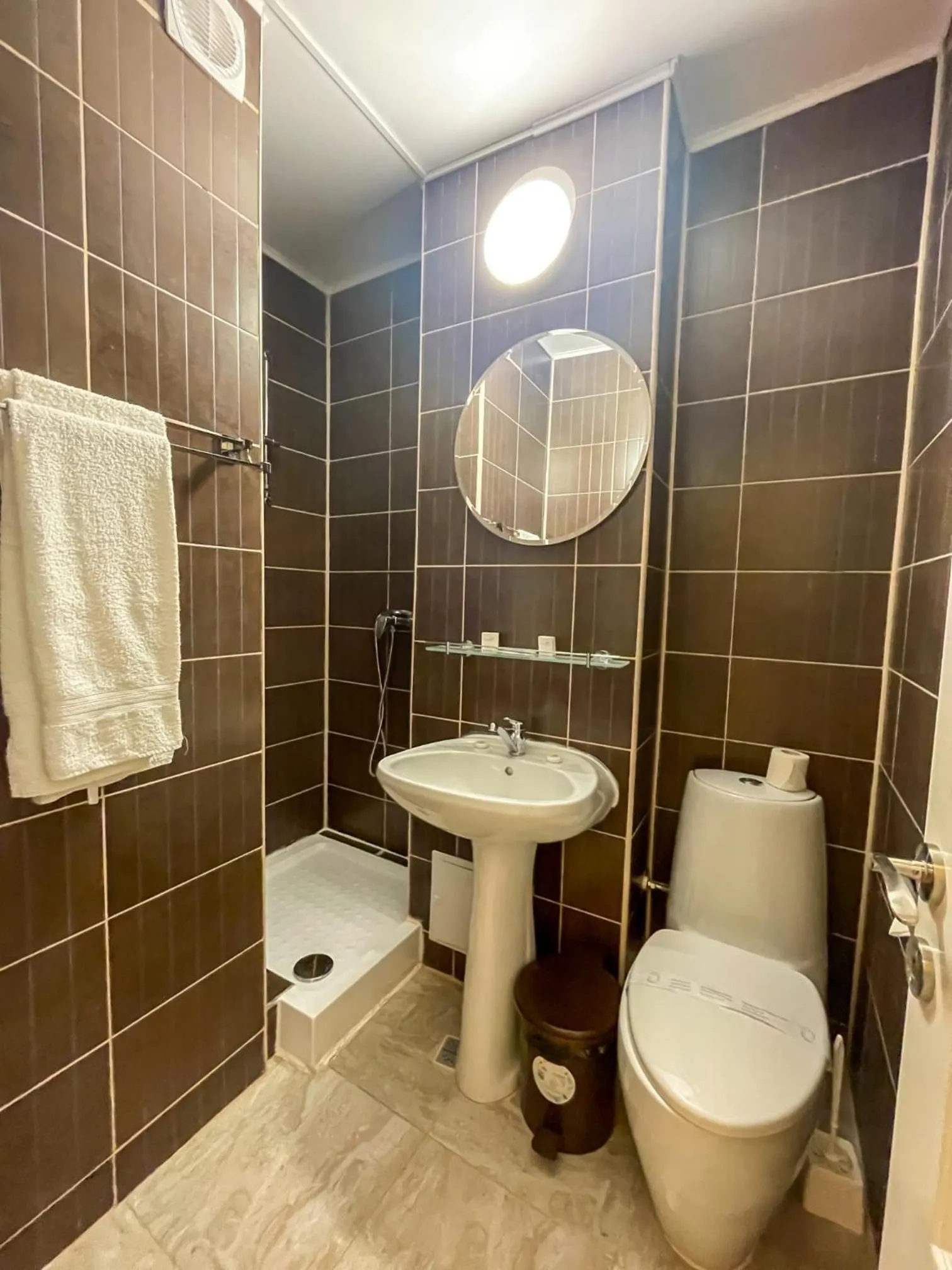 Toilet in Hotel Sport B90