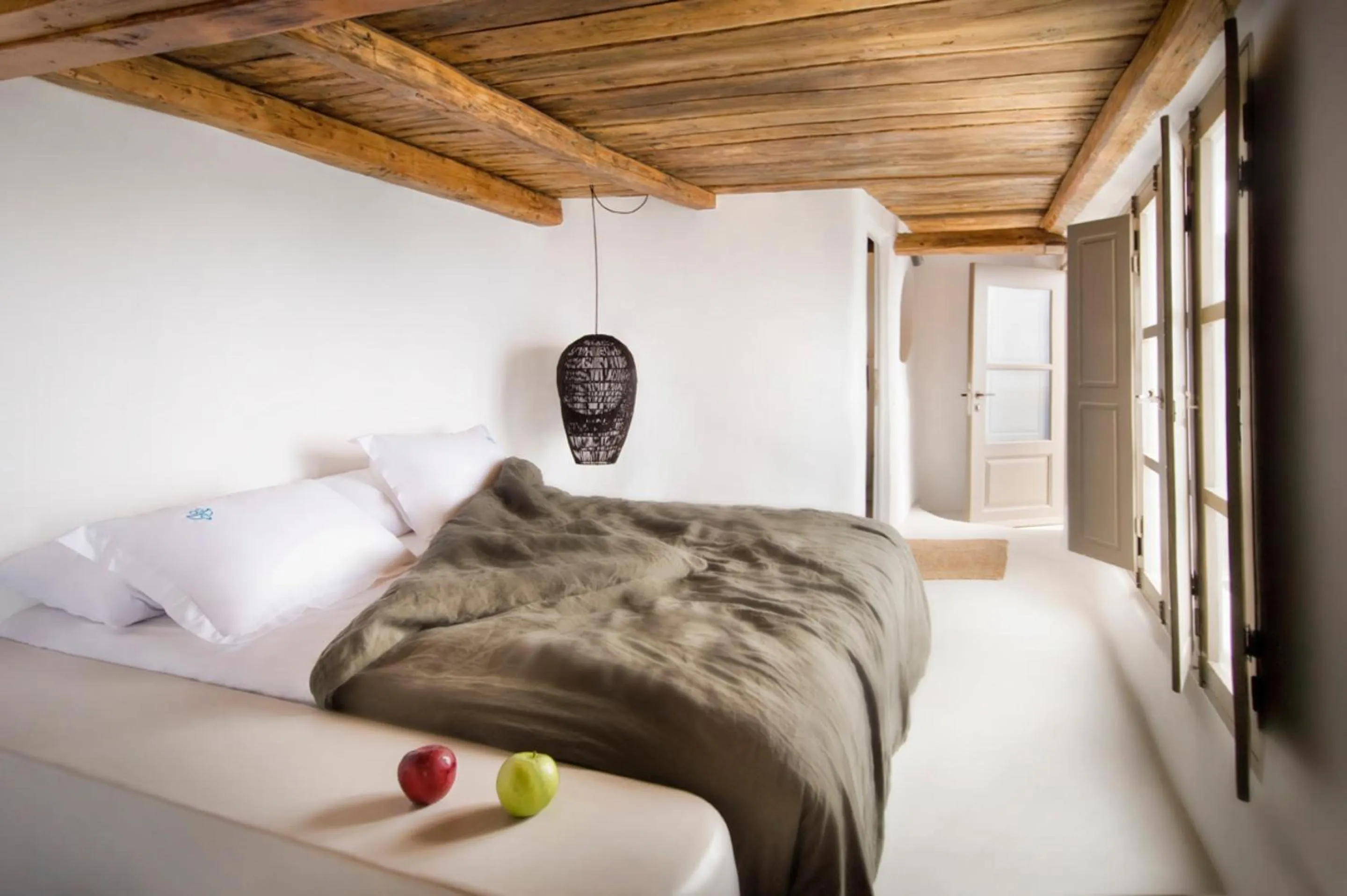 Bedroom, Bed in Sophia Luxury Suites