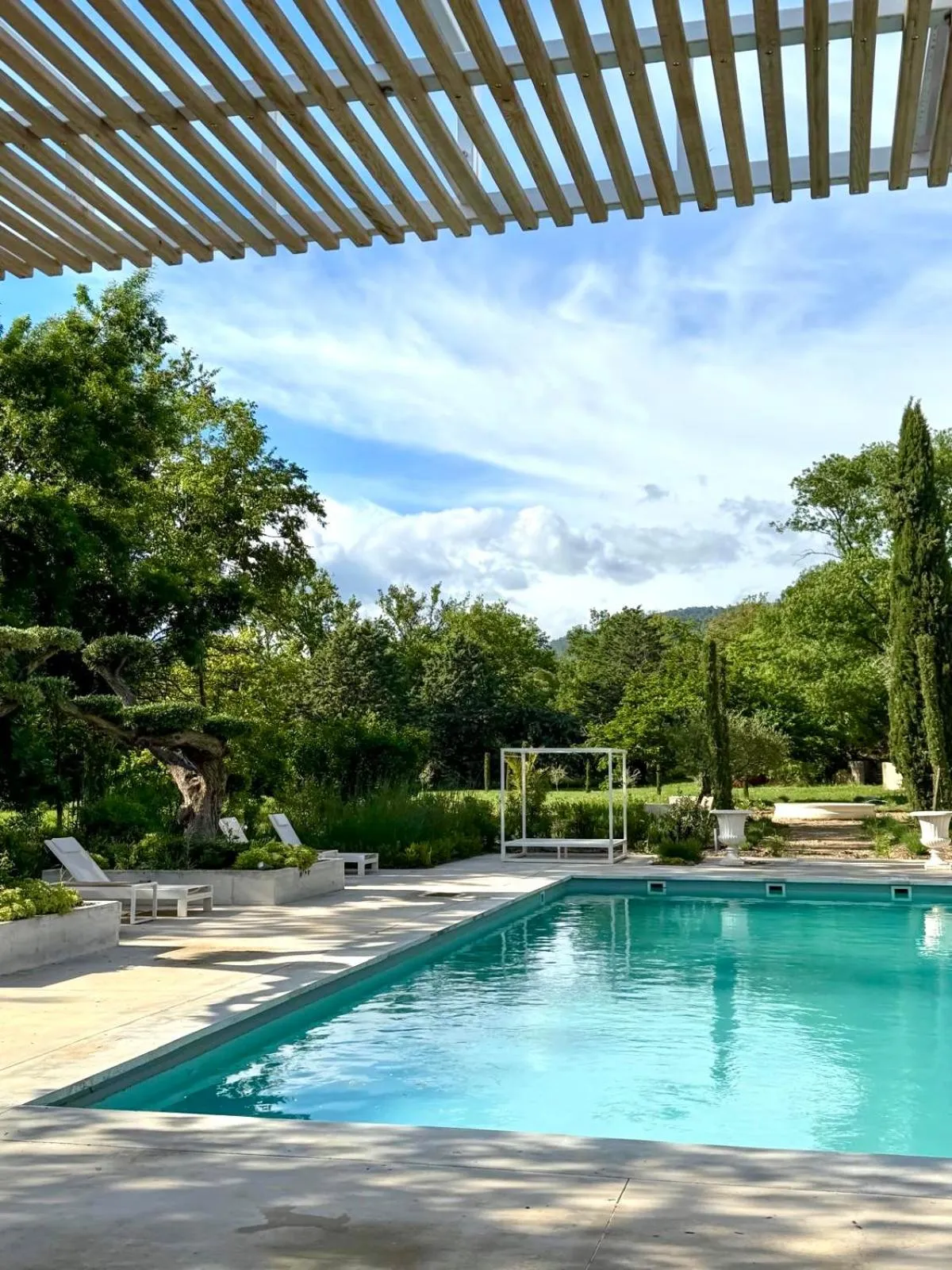 Swimming pool in Chateau Pimo