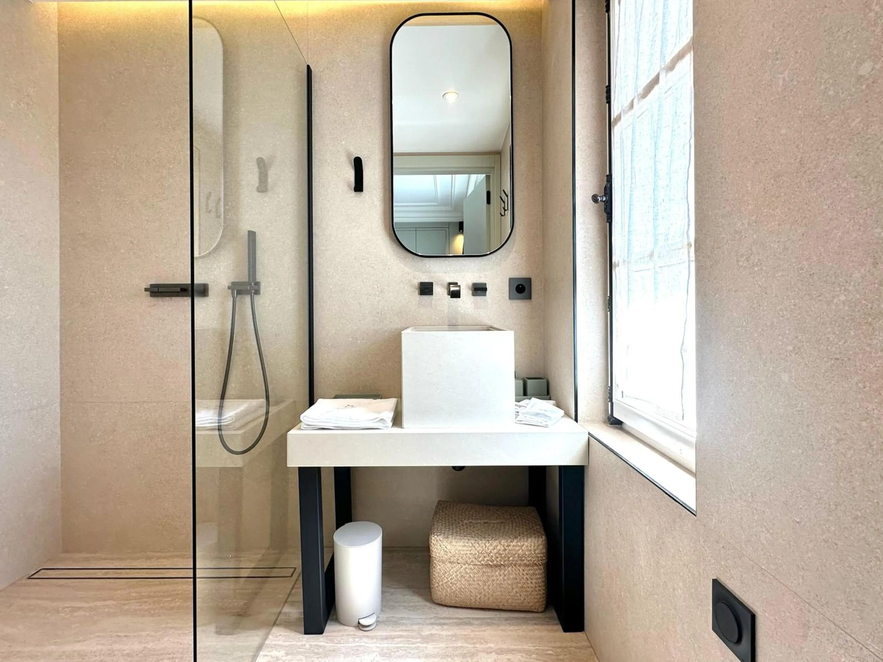 Bathroom in Chateau Pimo