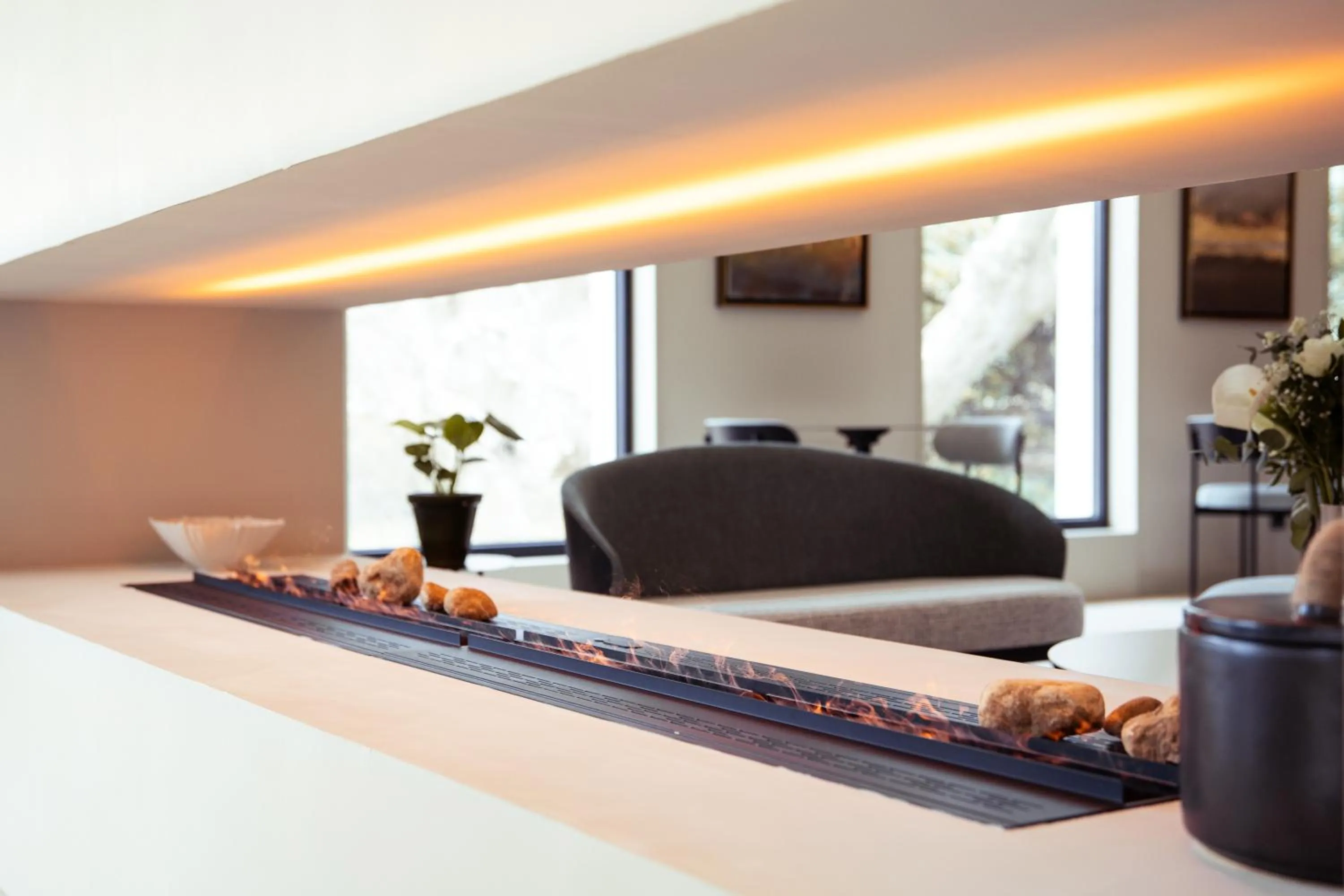 Property building in Chateau Pimo