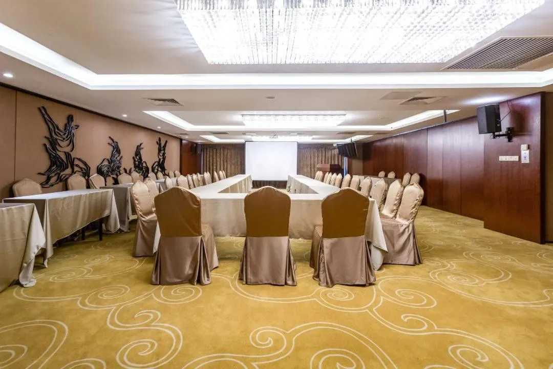 Atour Hotel Beijing West Railway Station South Square