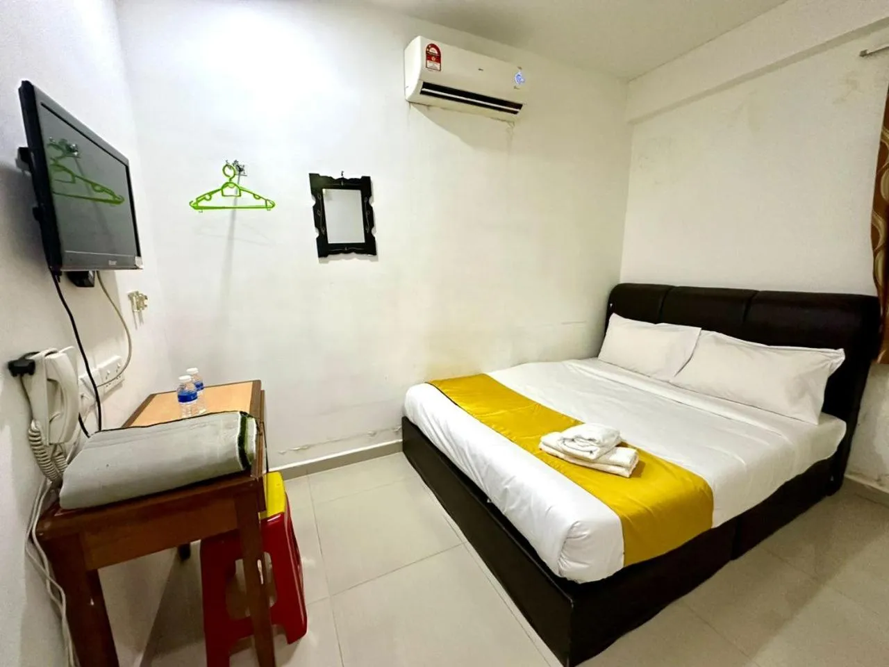 Bed in Adiff Palace KLIA