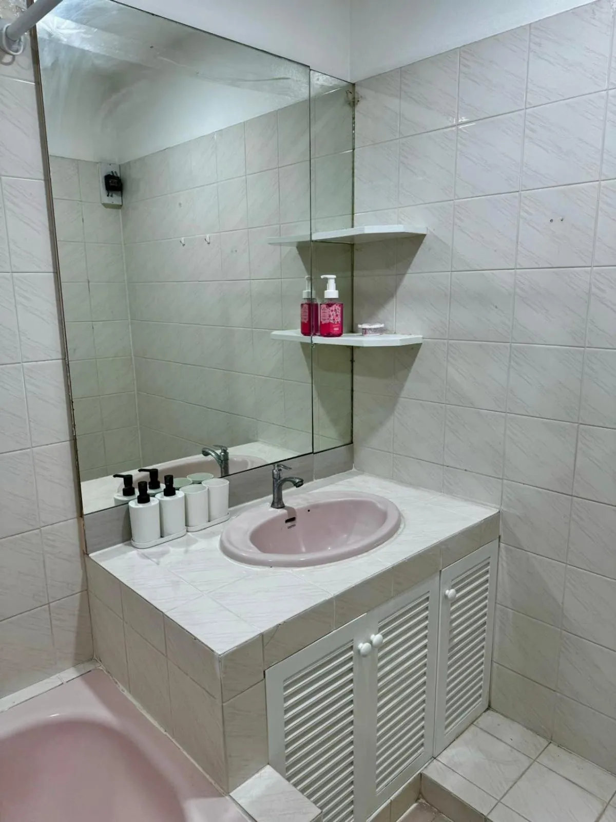 Bathroom in Comfy Crib Hostel 2