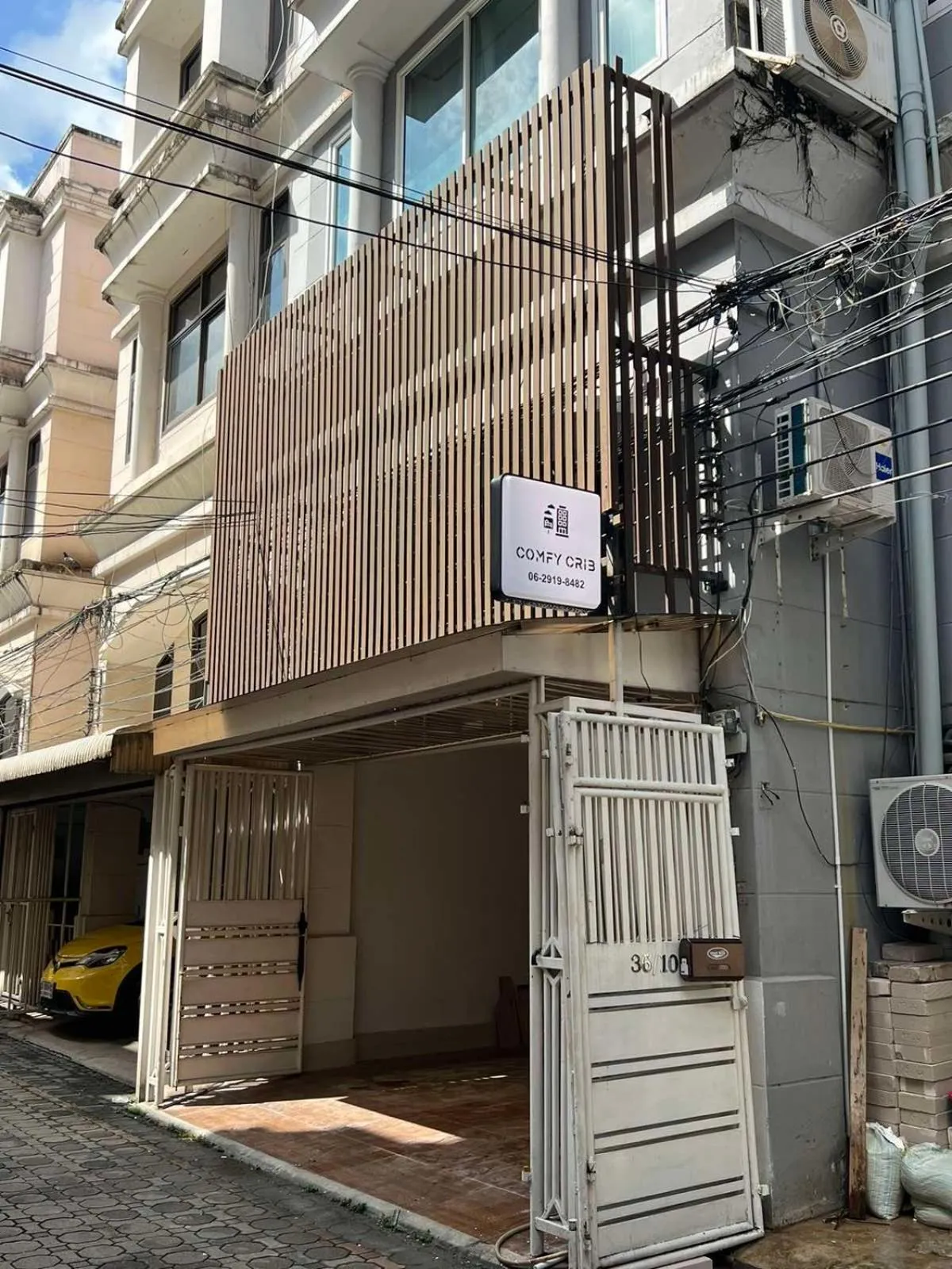 Property building in Comfy Crib Hostel 2