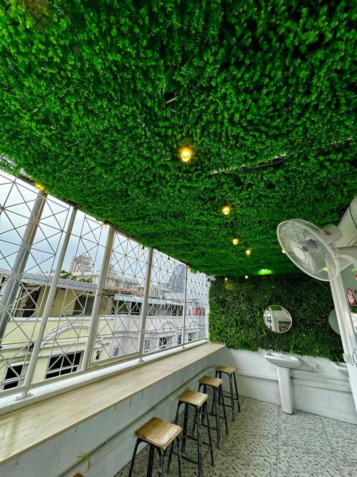 Living room in Comfy Crib Hostel 2