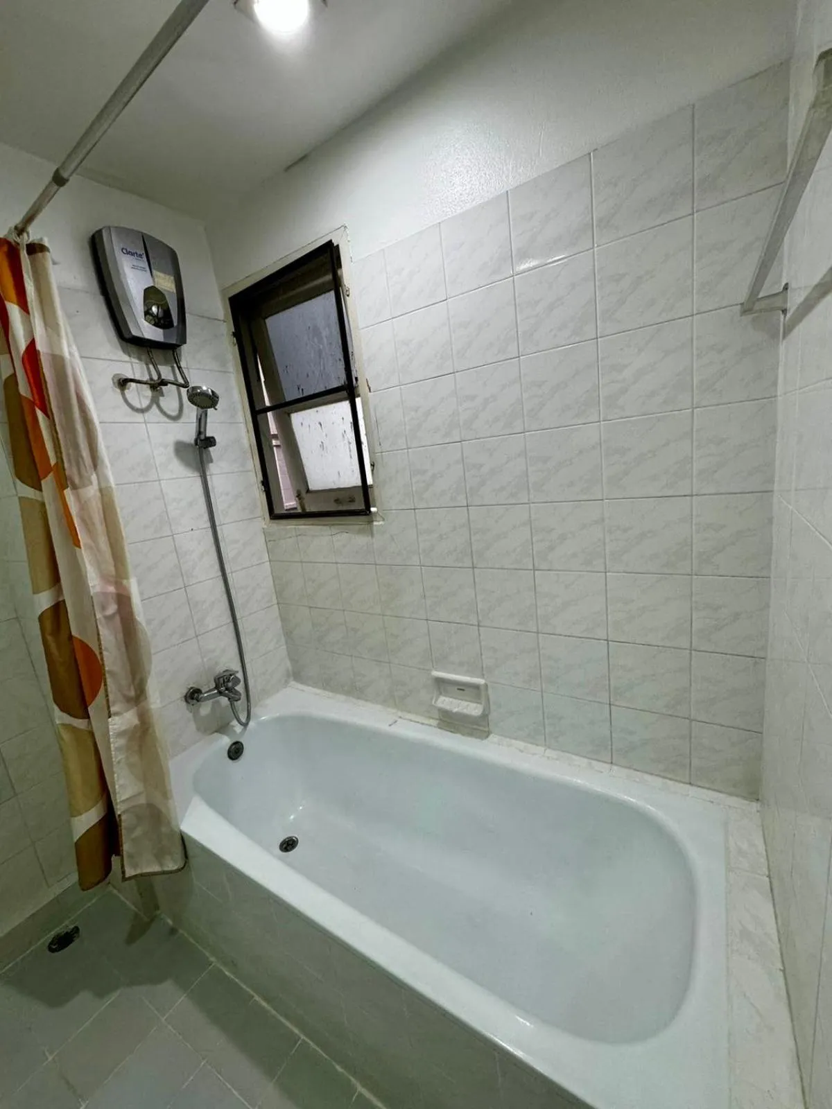 Shower in Comfy Crib Hostel 2