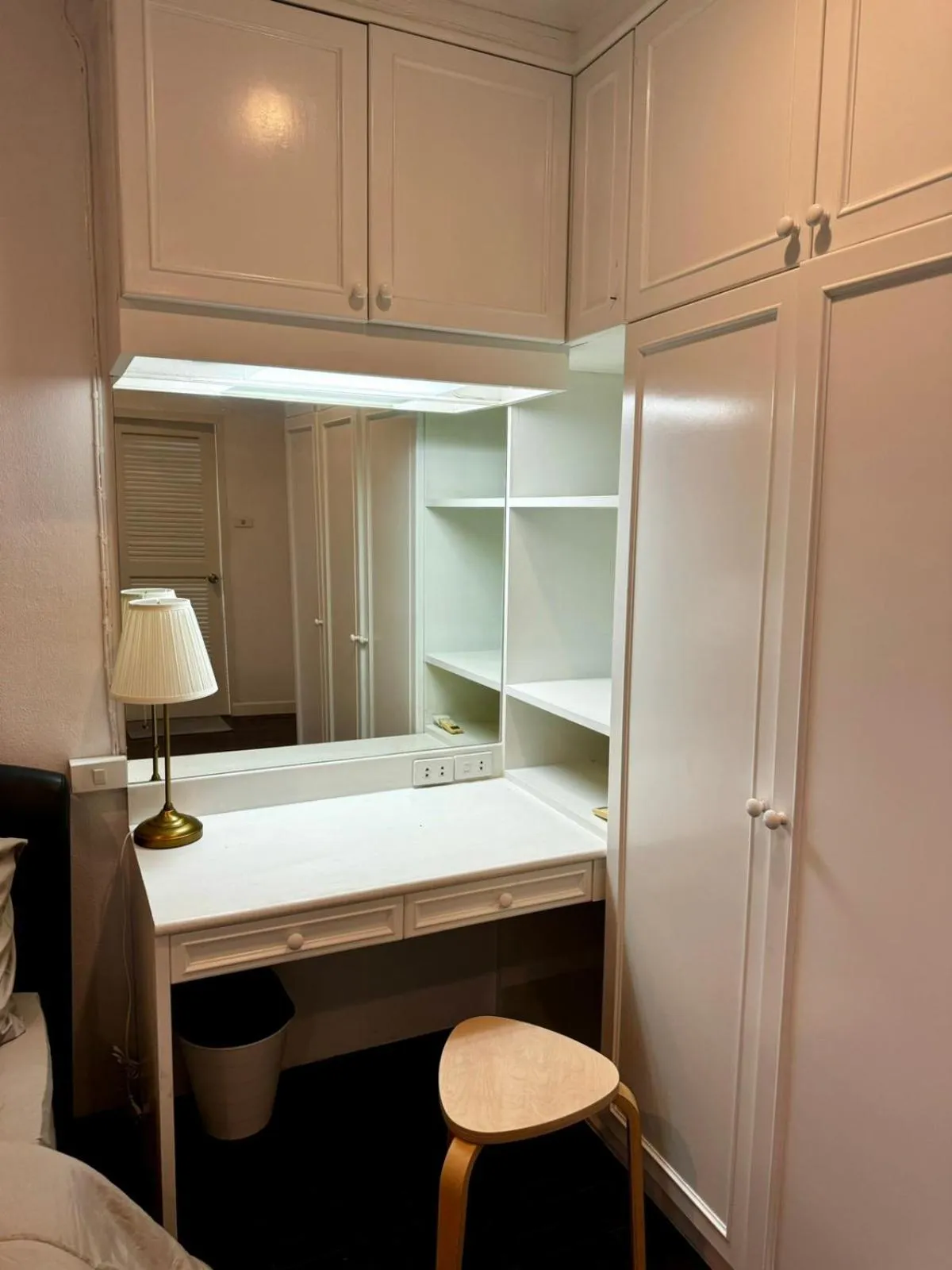 wardrobe, Bed in Comfy Crib Hostel 2