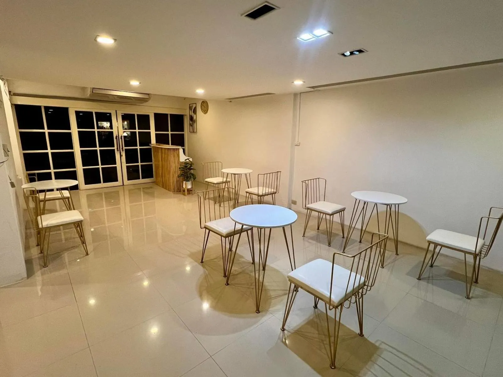 Living room in Comfy Crib Hostel 2