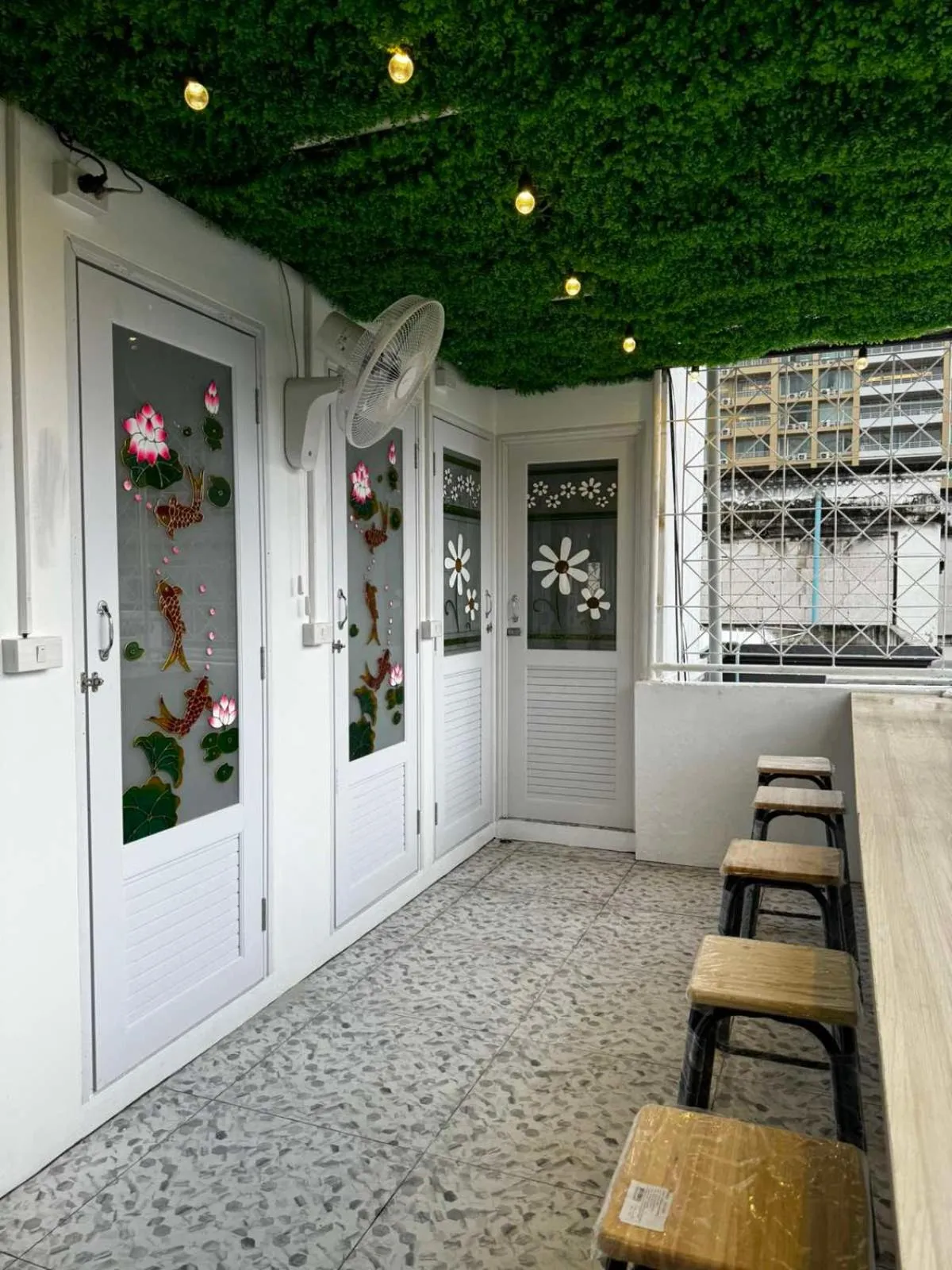 Balcony/Terrace in Comfy Crib Hostel 2