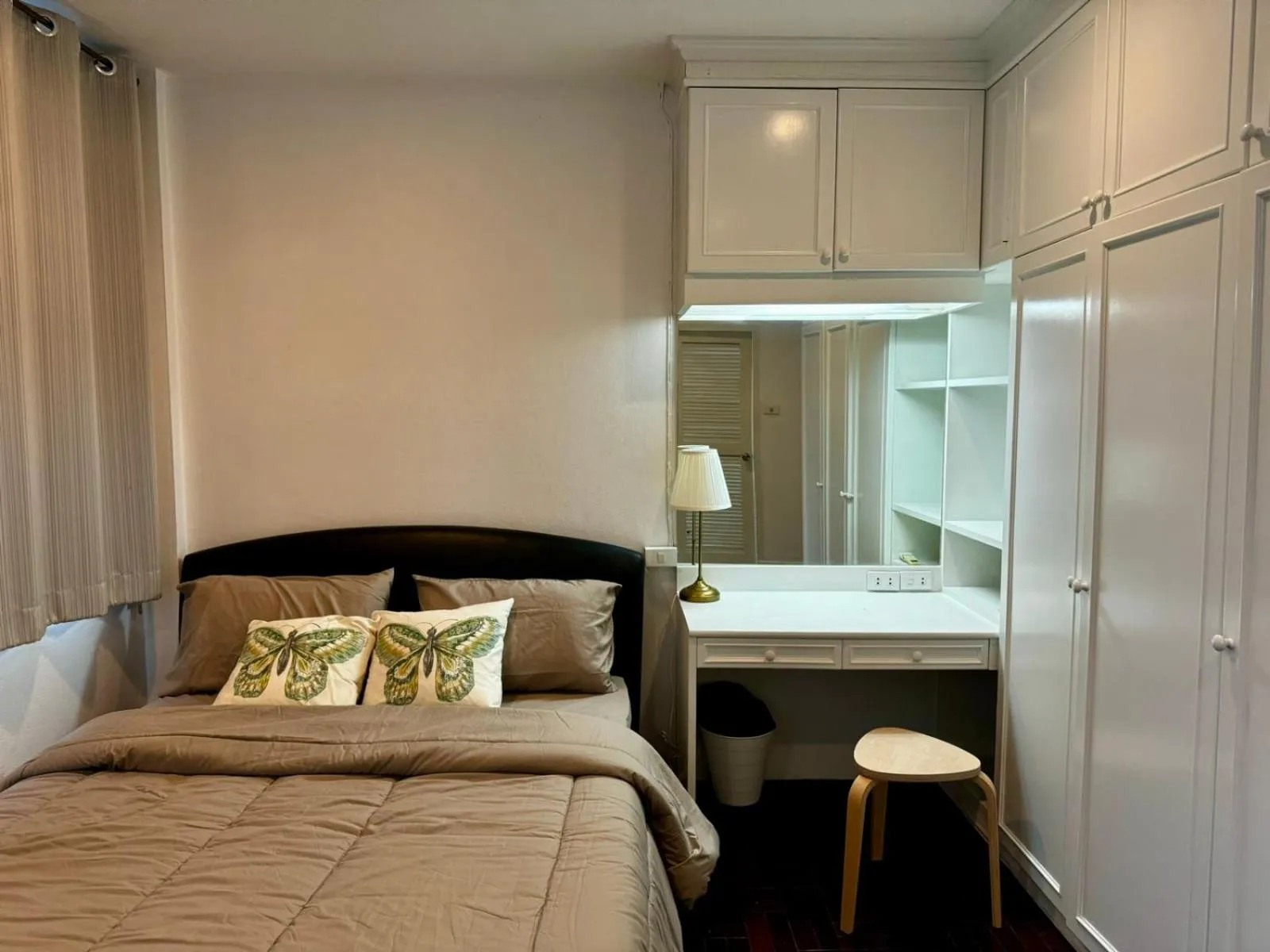 Photo of the whole room, Bed in Comfy Crib Hostel 2