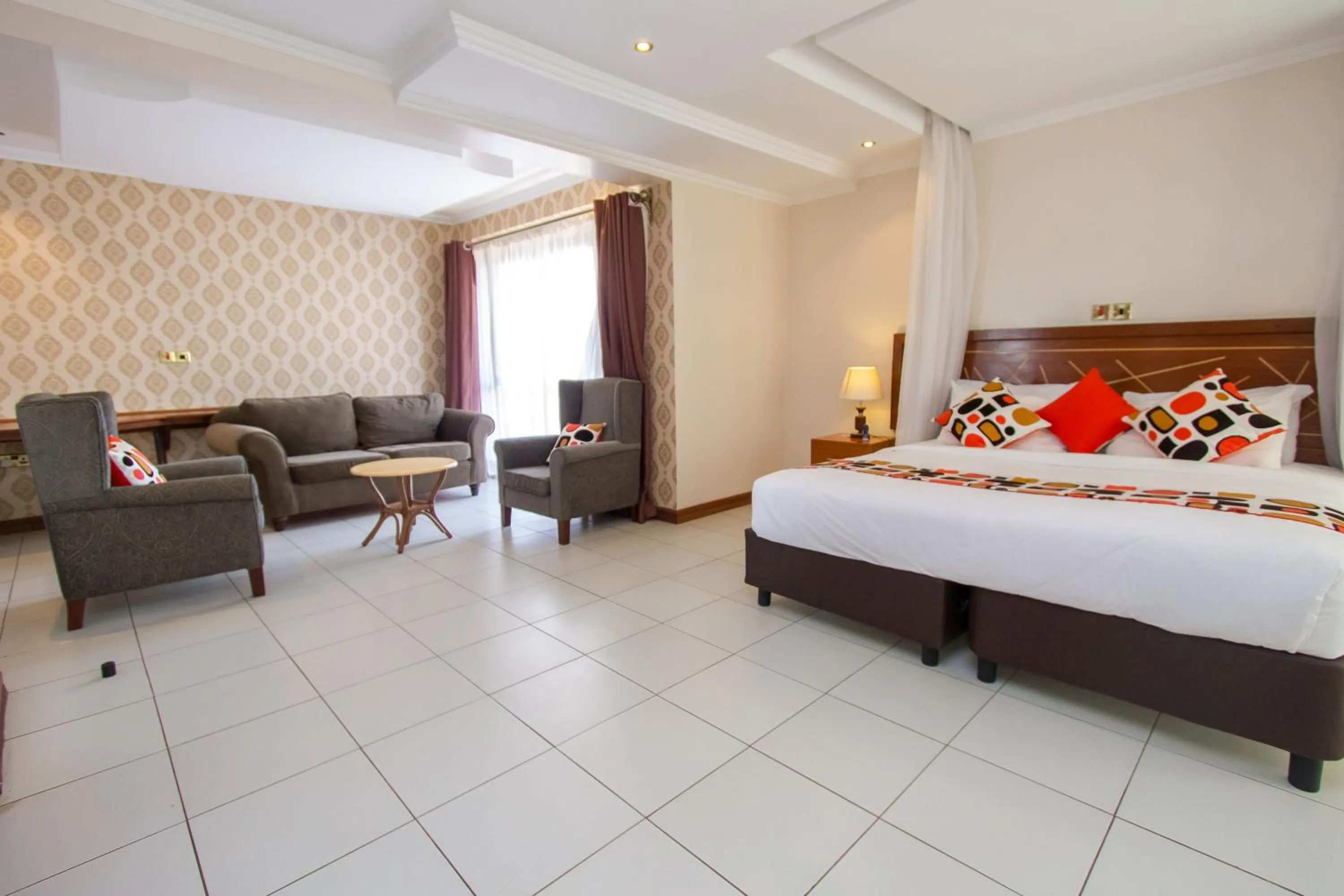 Bed in Victoria Comfort Inn