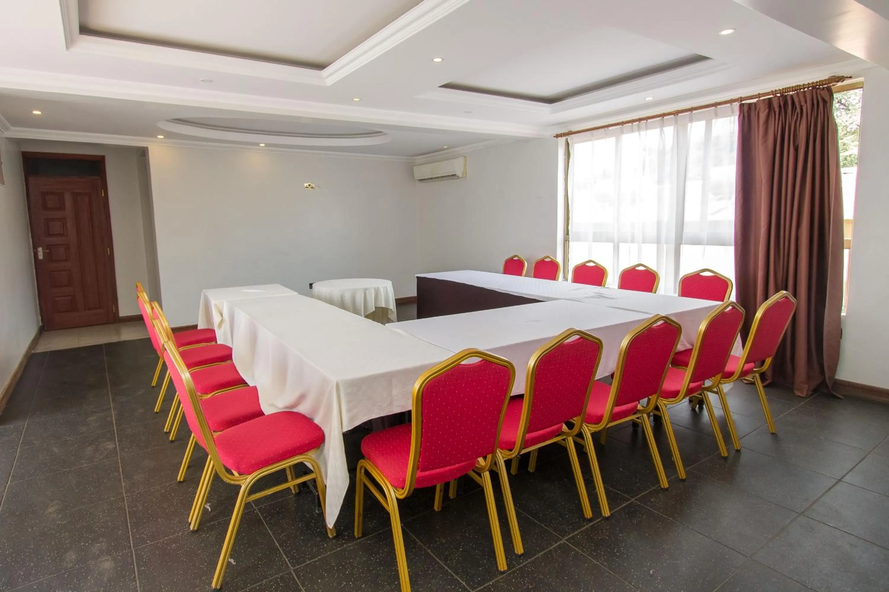 Business facilities in Victoria Comfort Inn