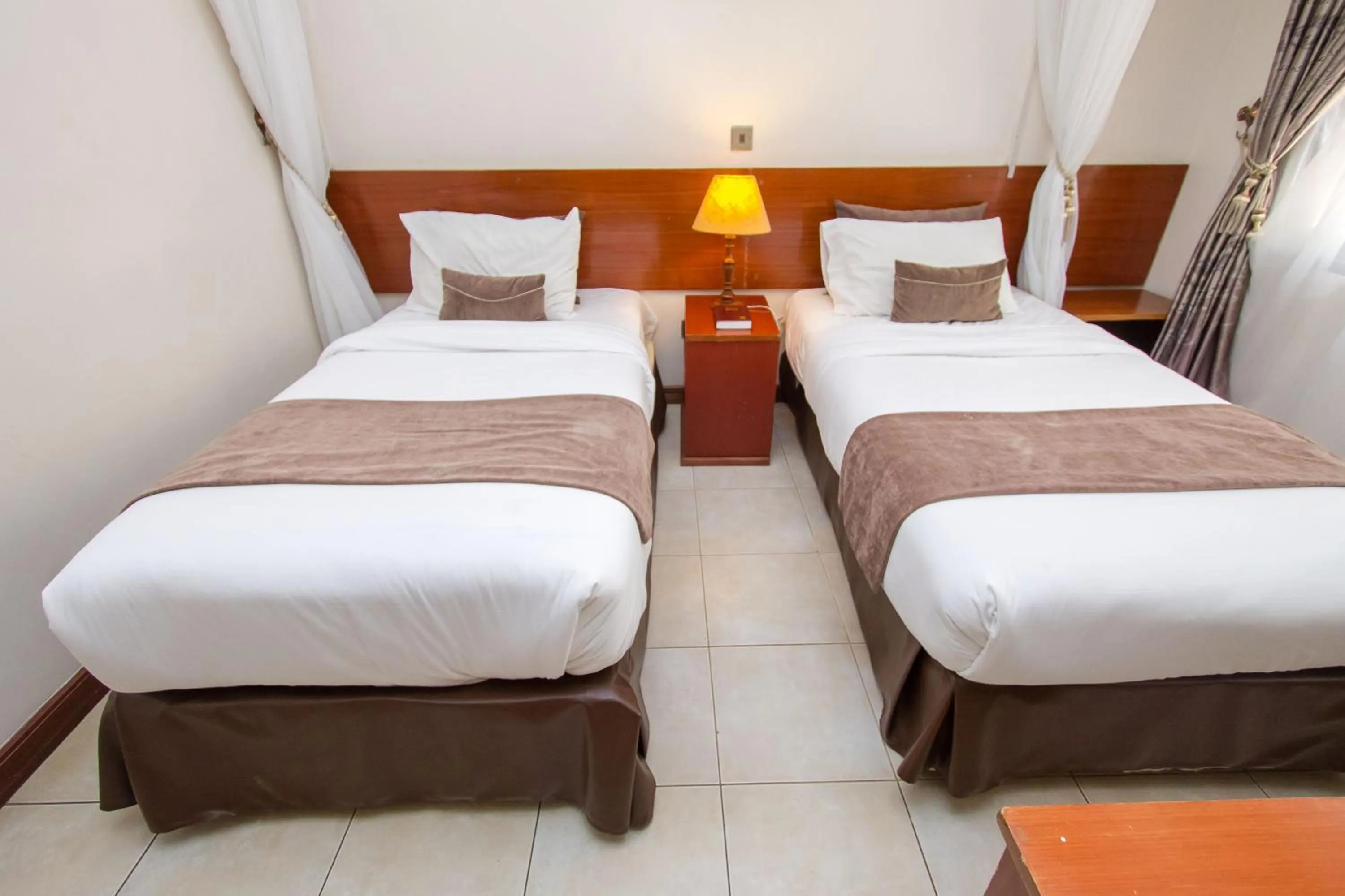 bunk bed, Bed in Victoria Comfort Inn