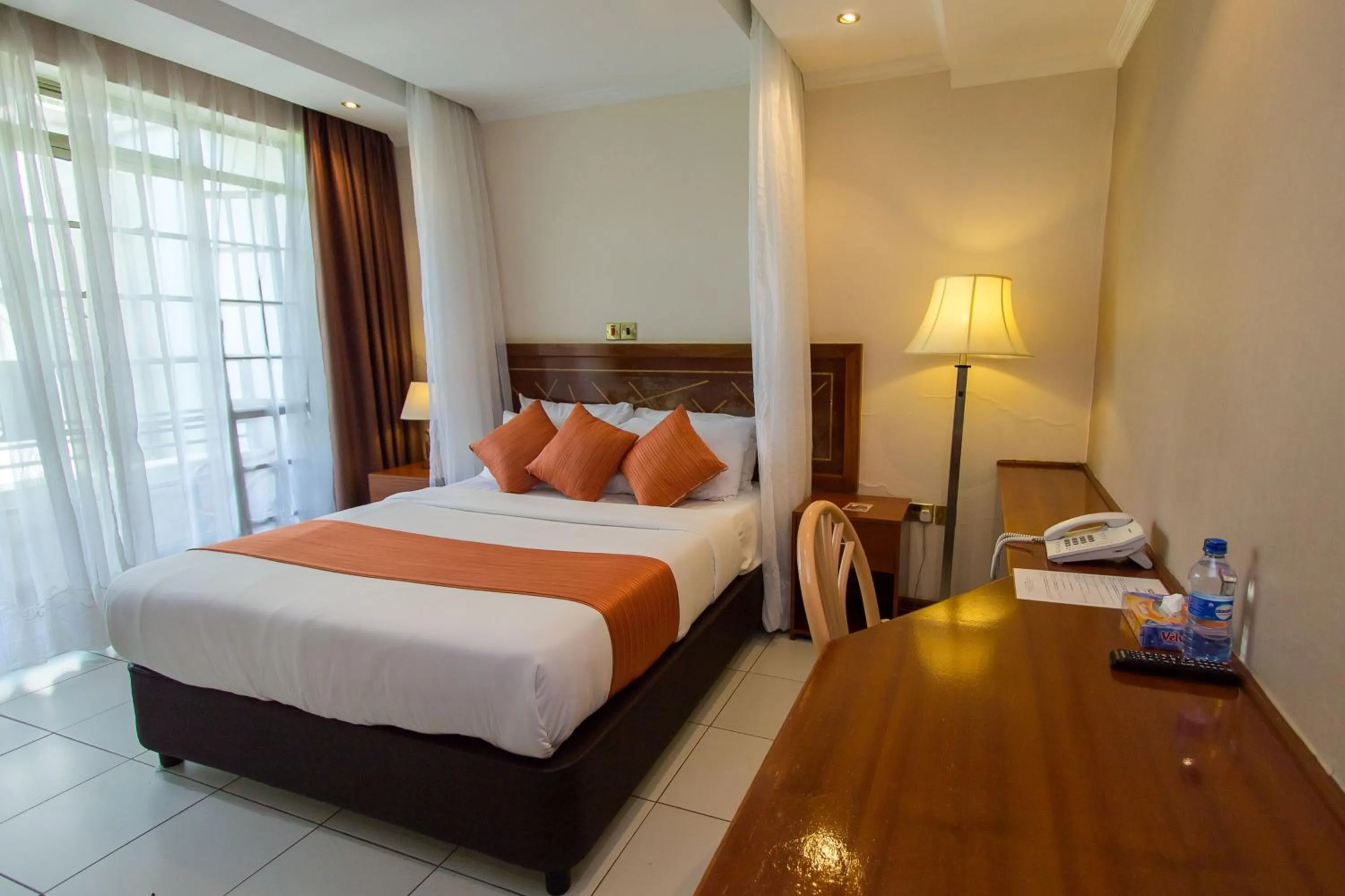 Bed in Victoria Comfort Inn