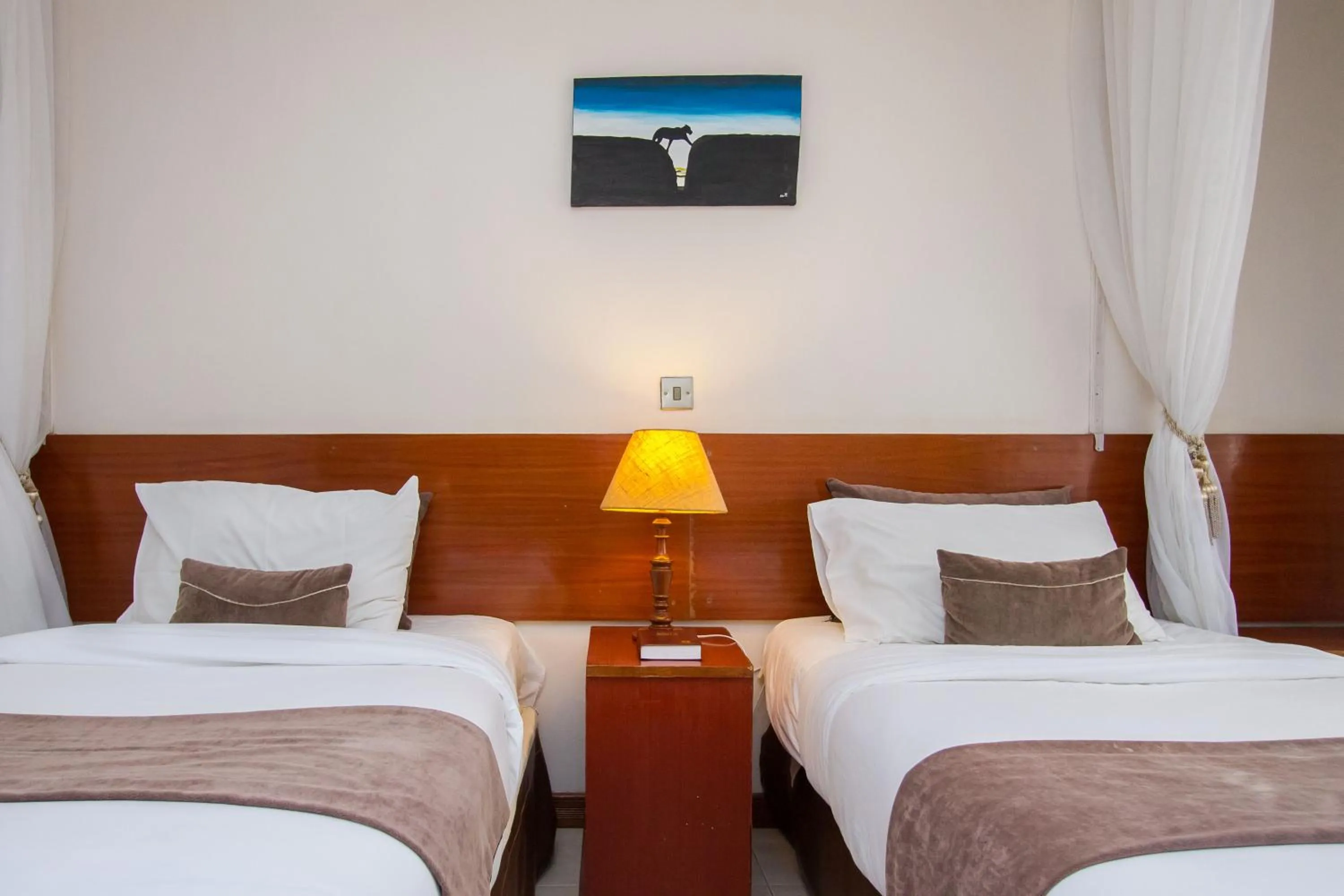 bunk bed, Bed in Victoria Comfort Inn