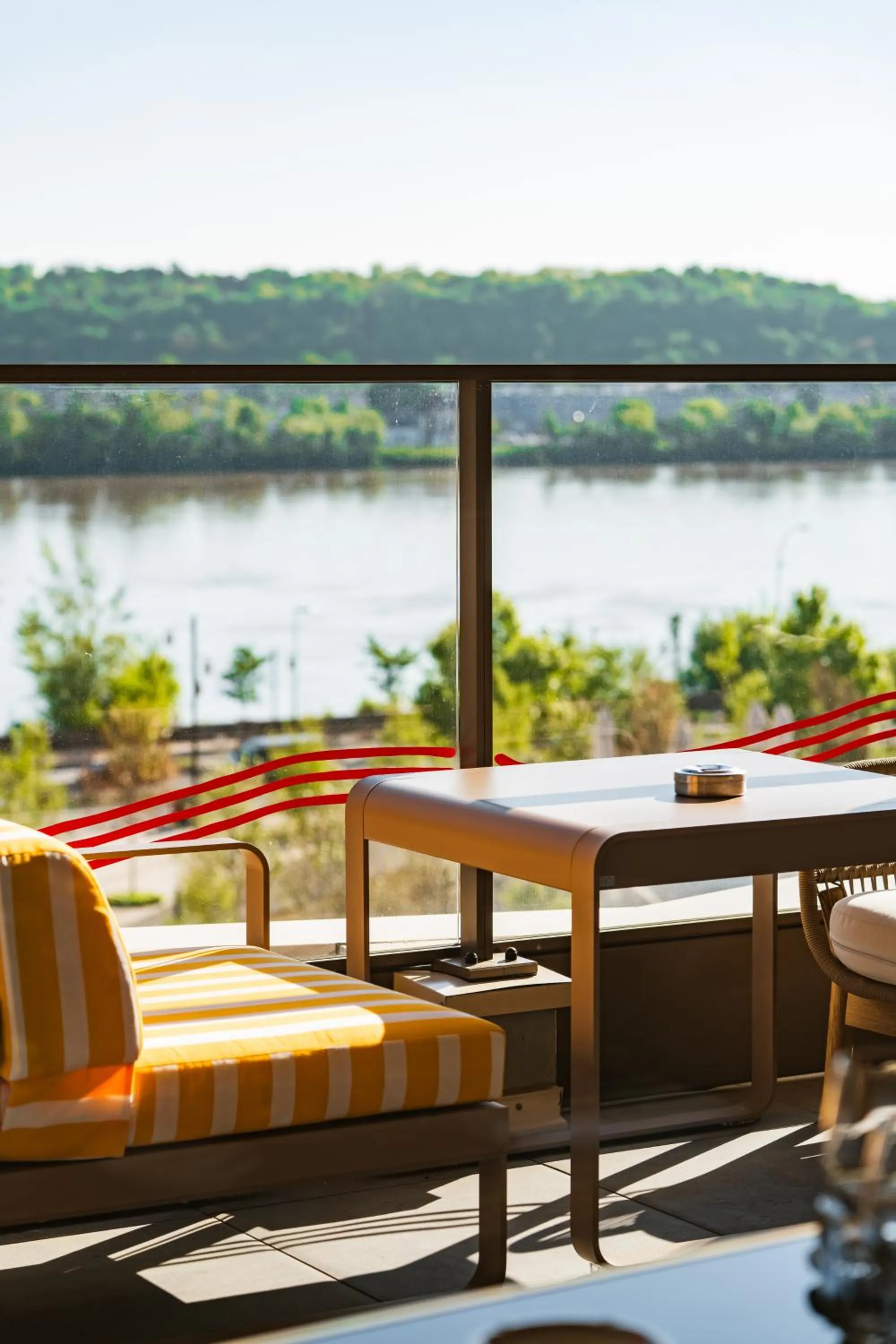 Restaurant/places to eat in Hôtel 56 - Bordeaux Centre Gare Saint Jean