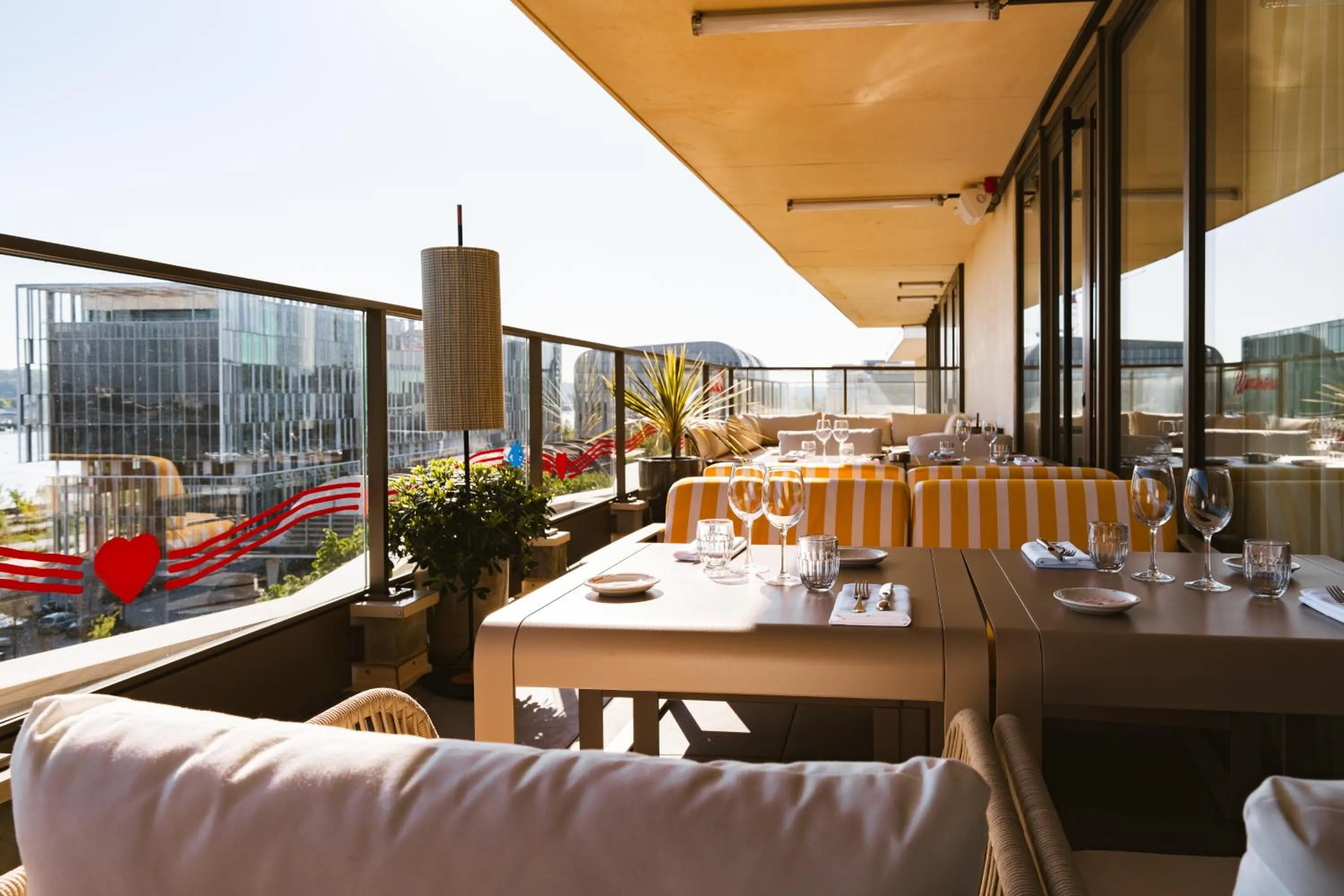 Restaurant/places to eat in Hôtel 56 - Bordeaux Centre Gare Saint Jean