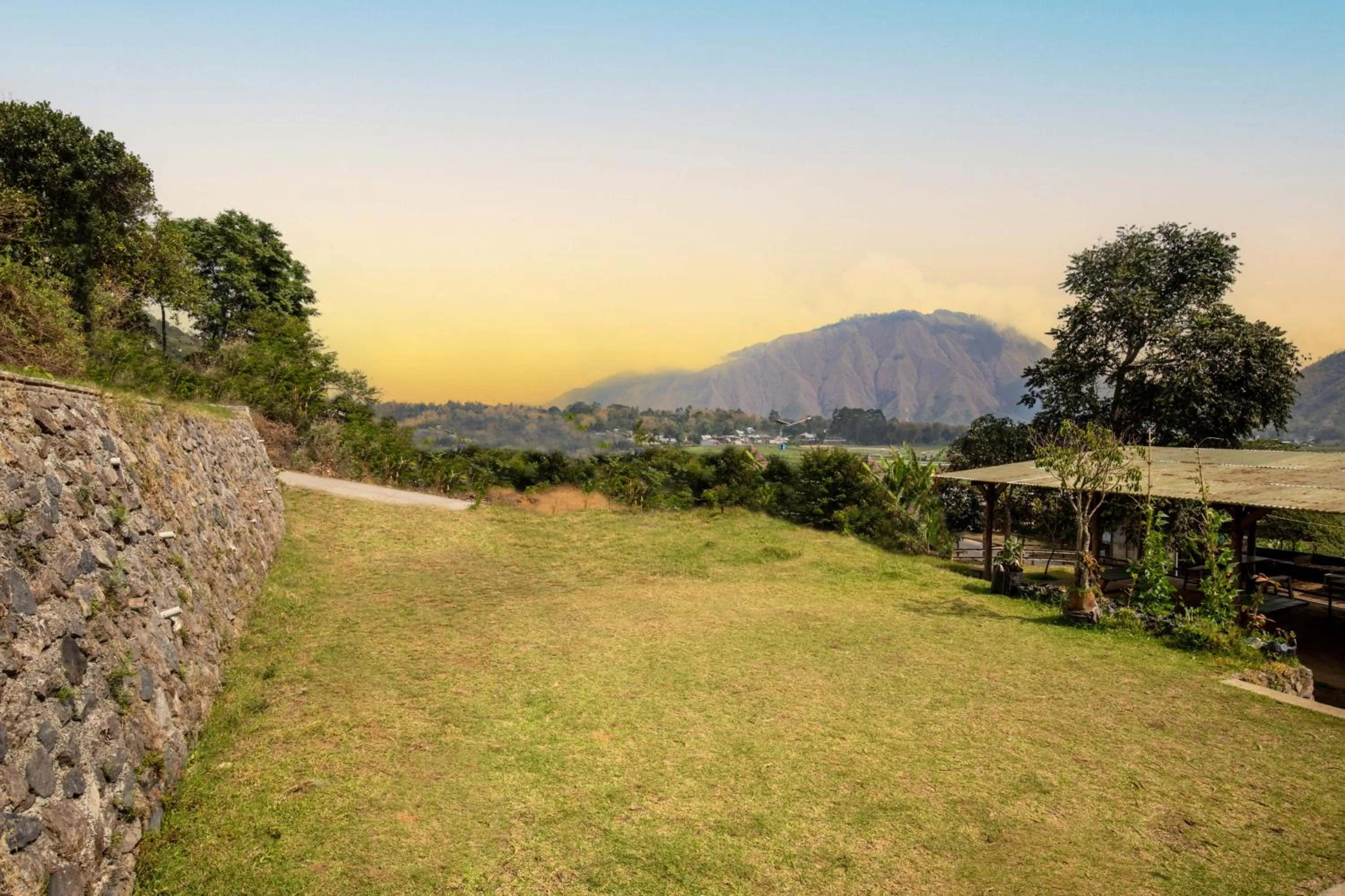 Garden view in INKA Vilas Sembalun