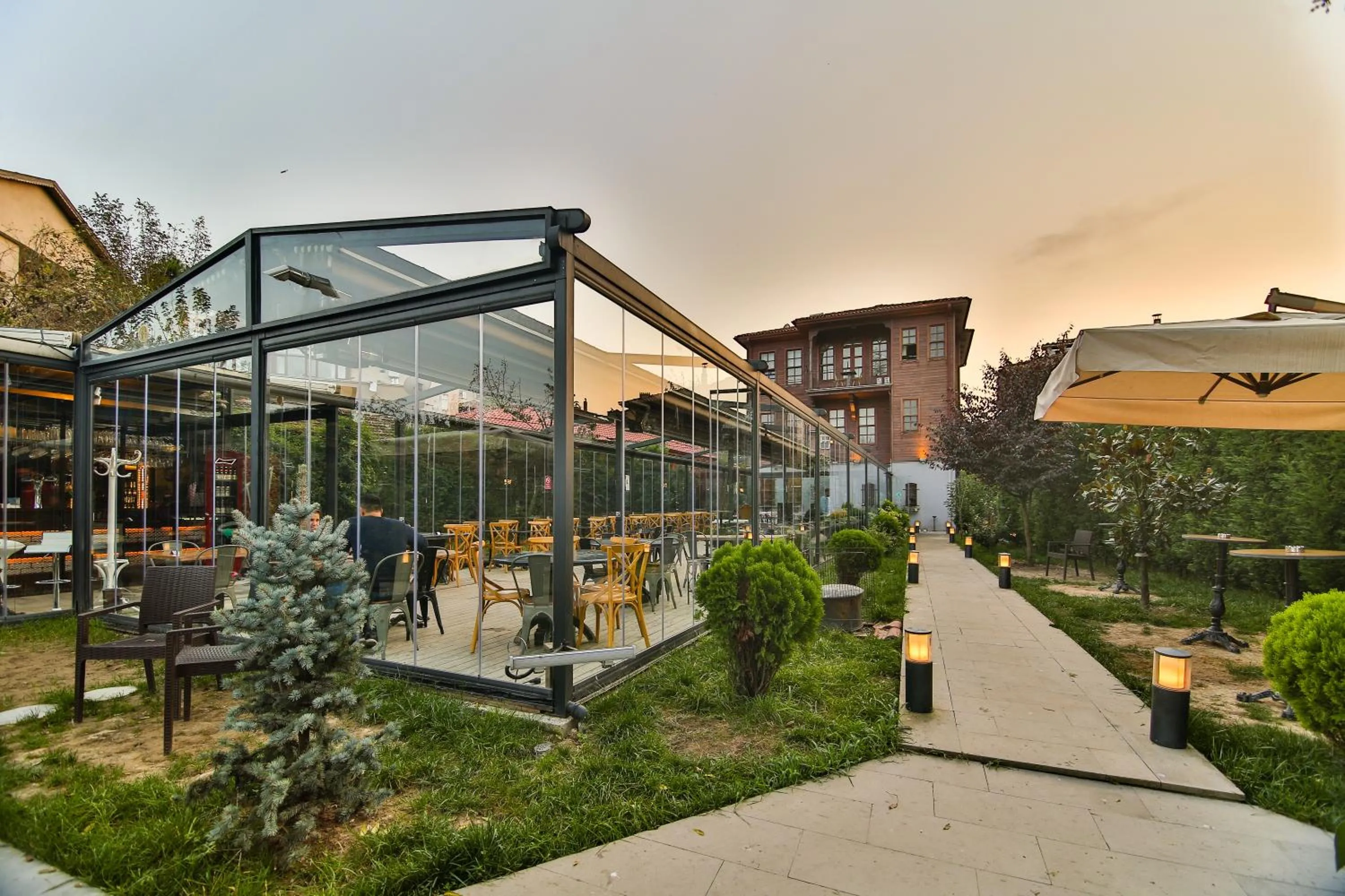 Restaurant/places to eat in Kaf Konak